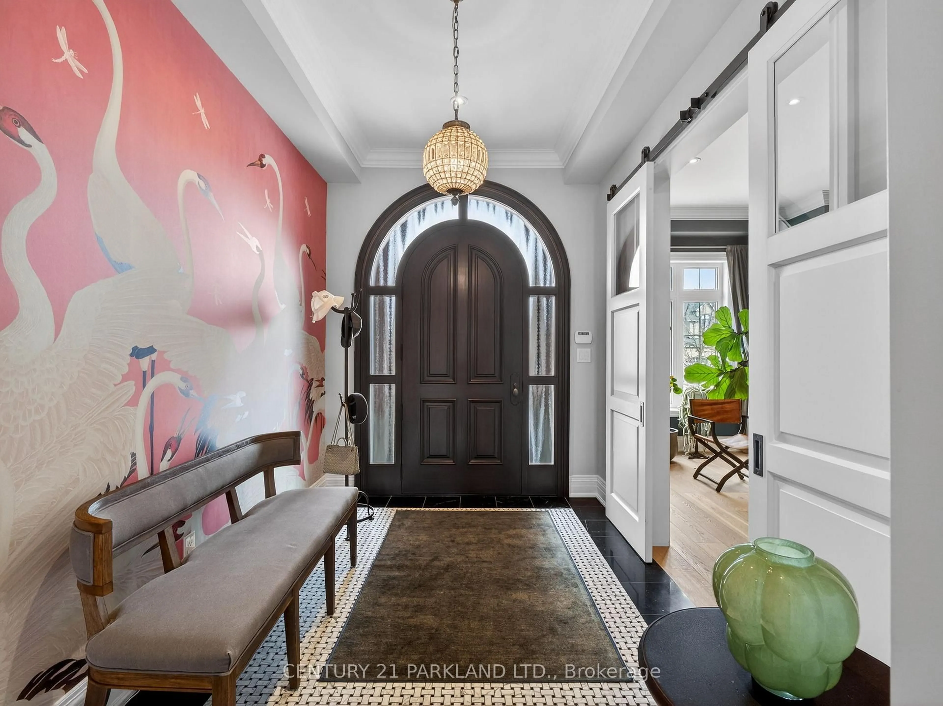 Indoor entryway for 101 Arten Ave, Richmond Hill Ontario L4C 9Y3