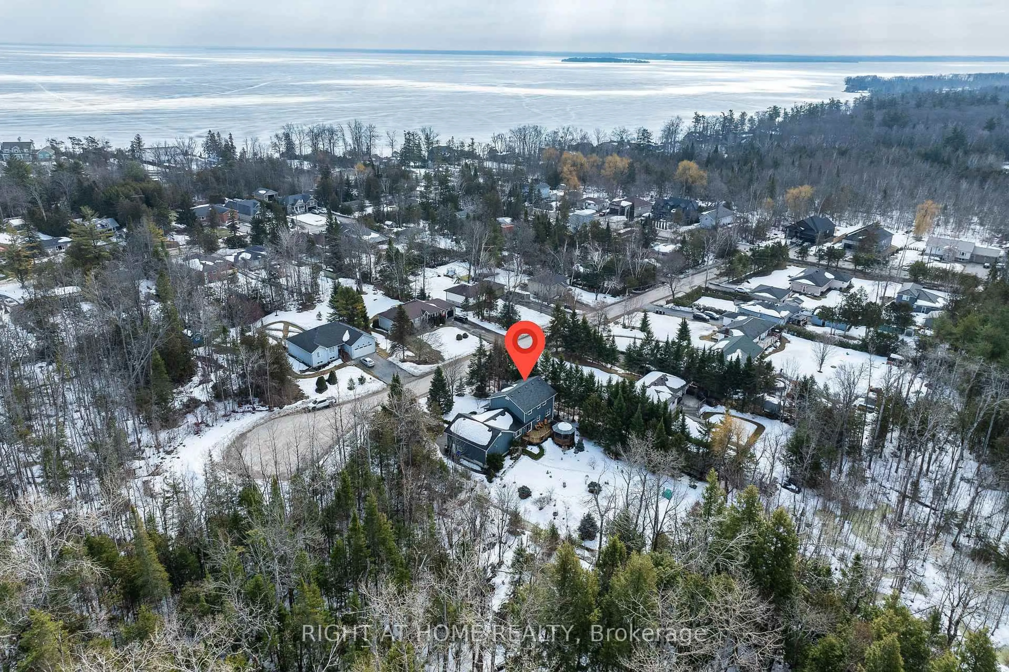 A pic from outside/outdoor area/front of a property/back of a property/a pic from drone, water/lake/river/ocean view for 3338 WARNICA Ave, Innisfil Ontario L9S 2K9