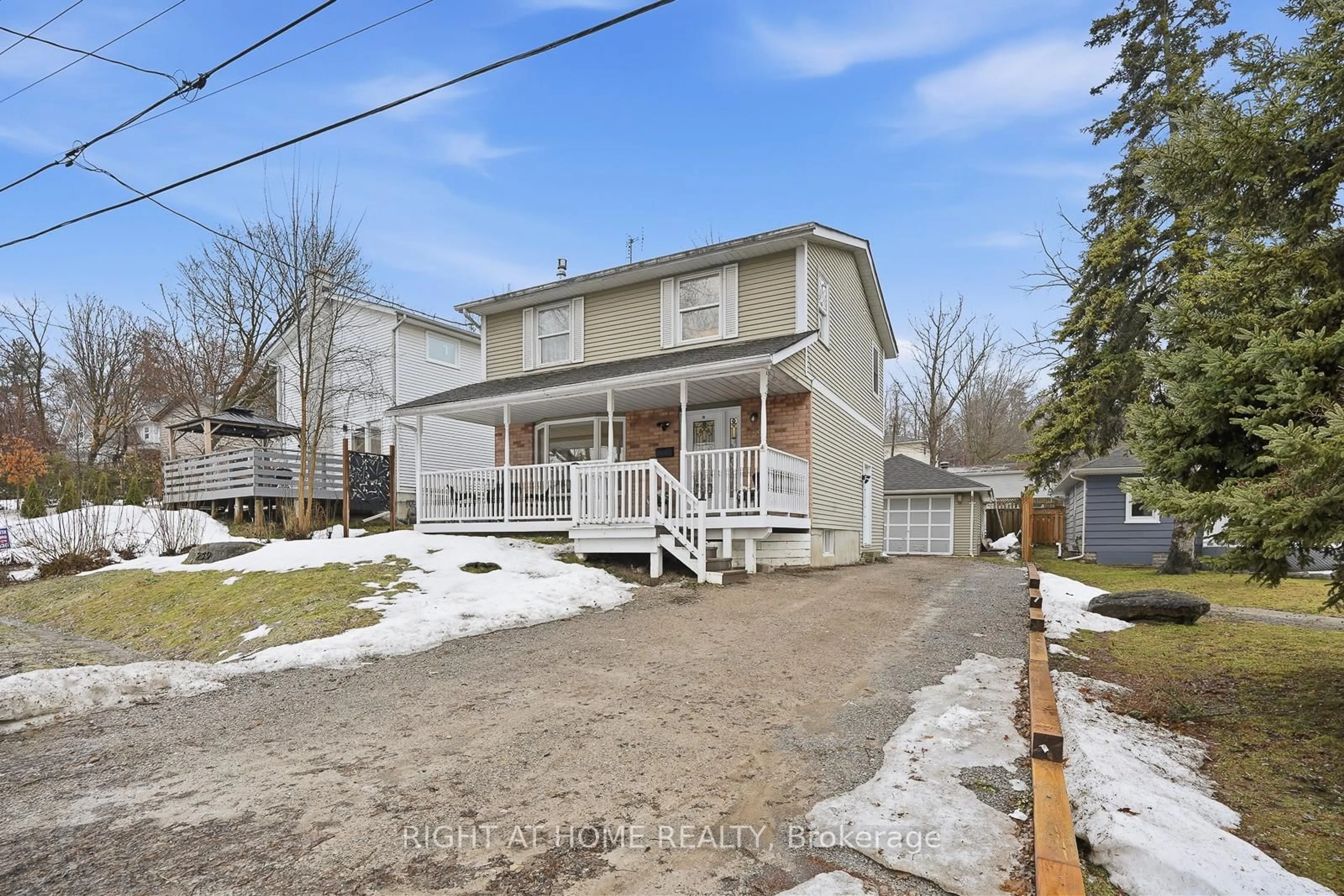 A pic from outside/outdoor area/front of a property/back of a property/a pic from drone, street for 259 Glenwoods Ave, Georgina Ontario L4P 2X1