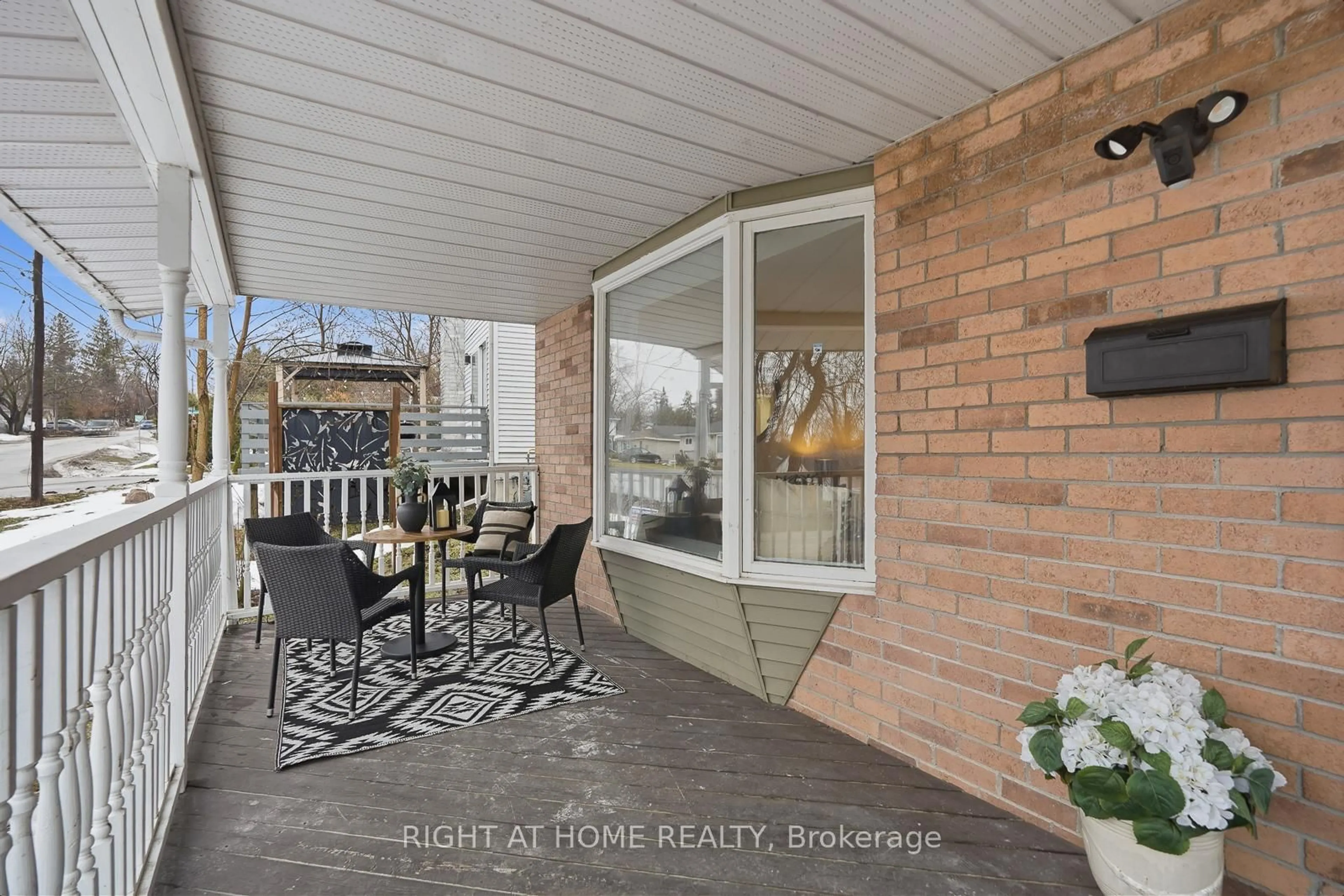Patio, water/lake/river/ocean view for 259 Glenwoods Ave, Georgina Ontario L4P 2X1