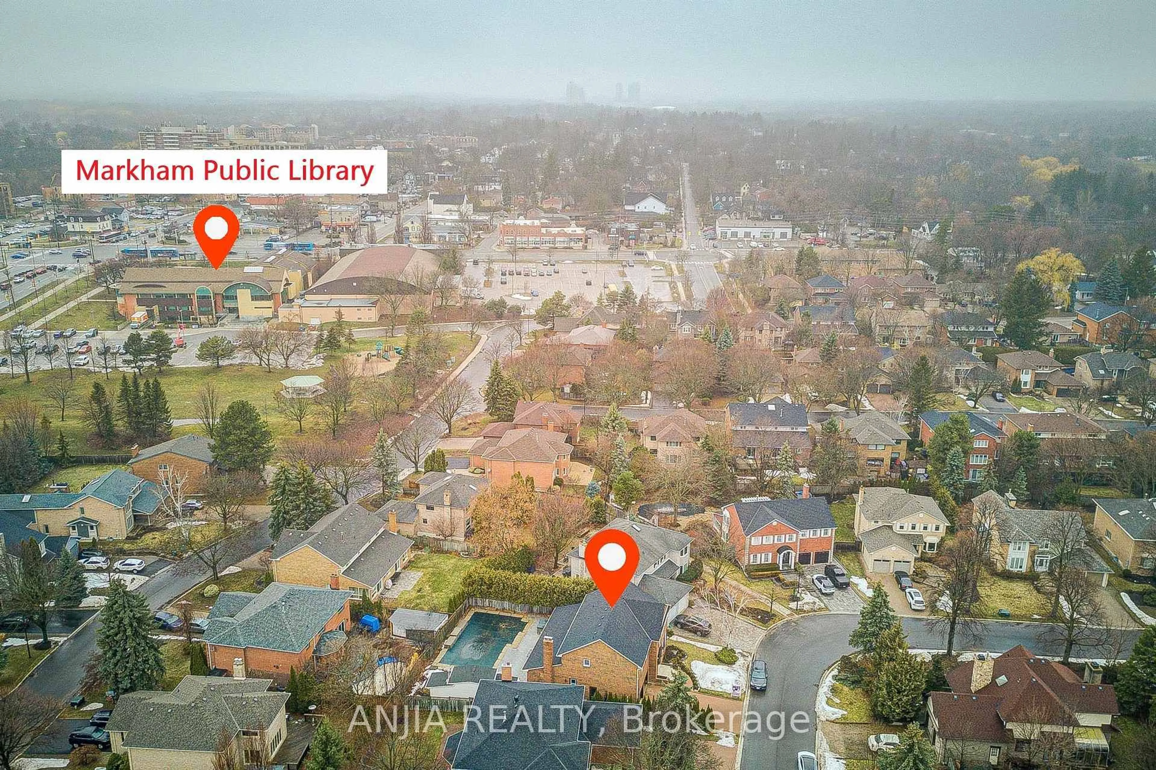 A pic from outside/outdoor area/front of a property/back of a property/a pic from drone, city buildings view from balcony for 63 Reeve Dr, Markham Ontario L3P 6C2