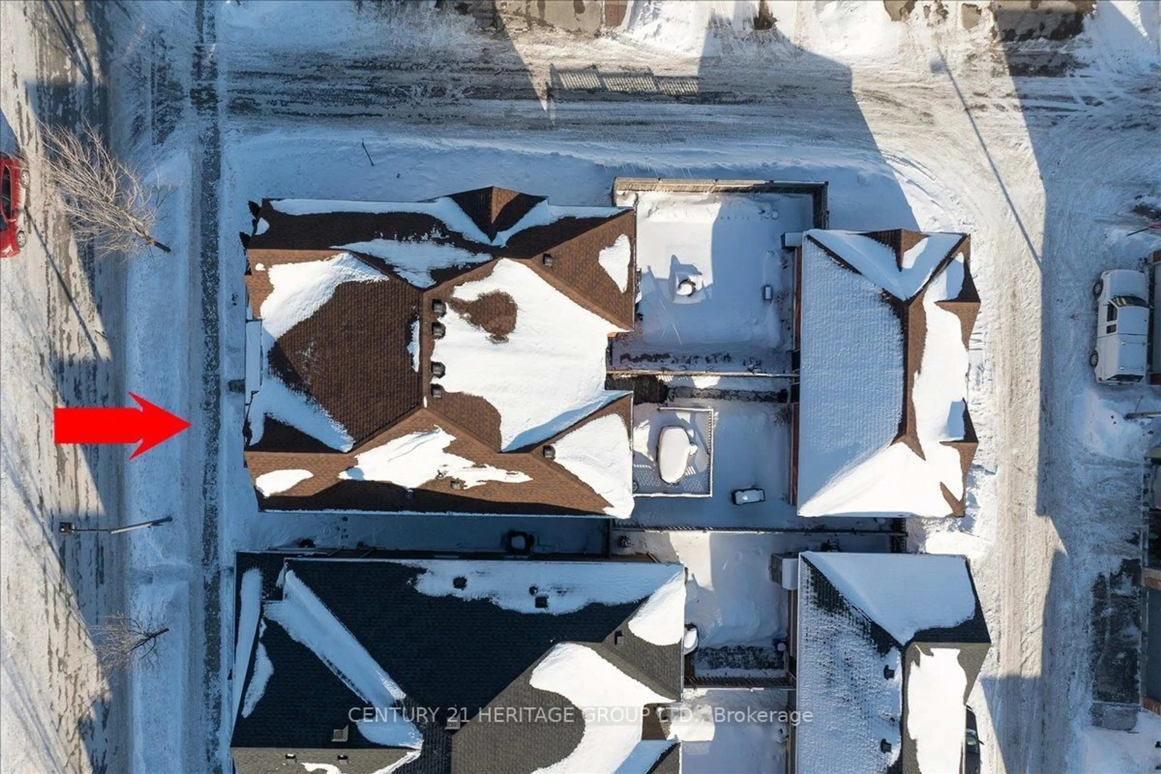 A pic from outside/outdoor area/front of a property/back of a property/a pic from drone, building for 31 Kalvinster Dr, Markham Ontario L6B 0A7