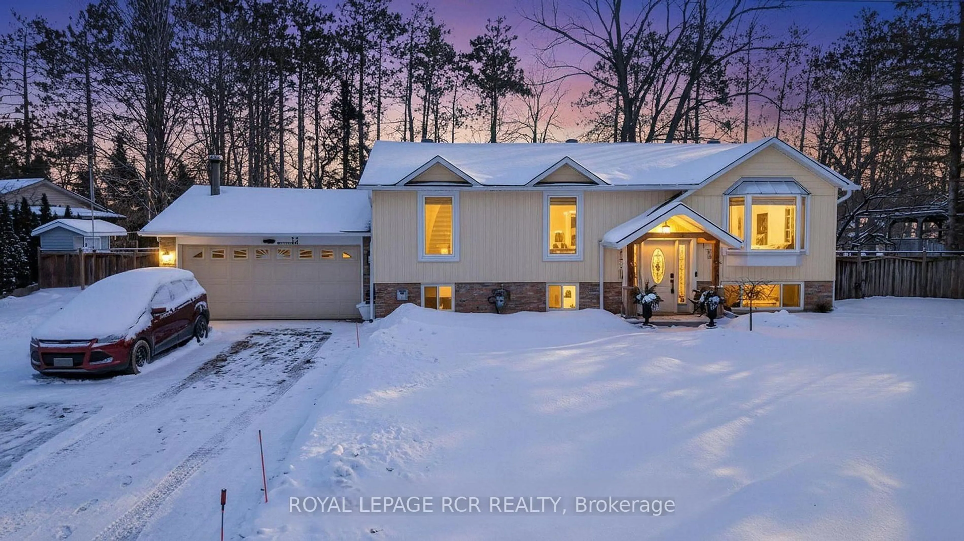 A pic from outside/outdoor area/front of a property/back of a property/a pic from drone, street for 17 Pine Park Blvd, Adjala-Tosorontio Ontario L0M 1J0