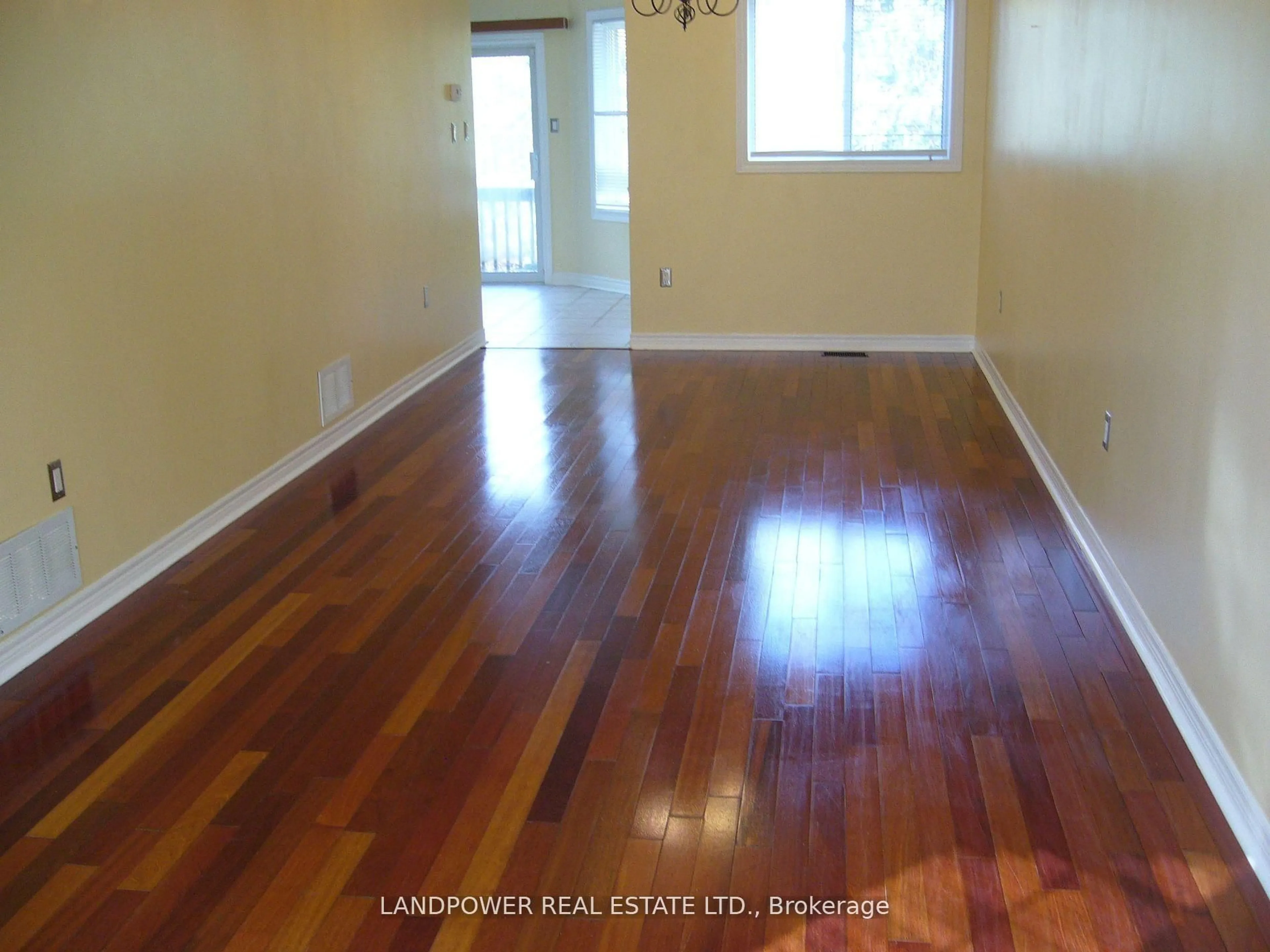 A pic of a room for 36 Amberview Dr, Georgina Ontario L4P 3X8