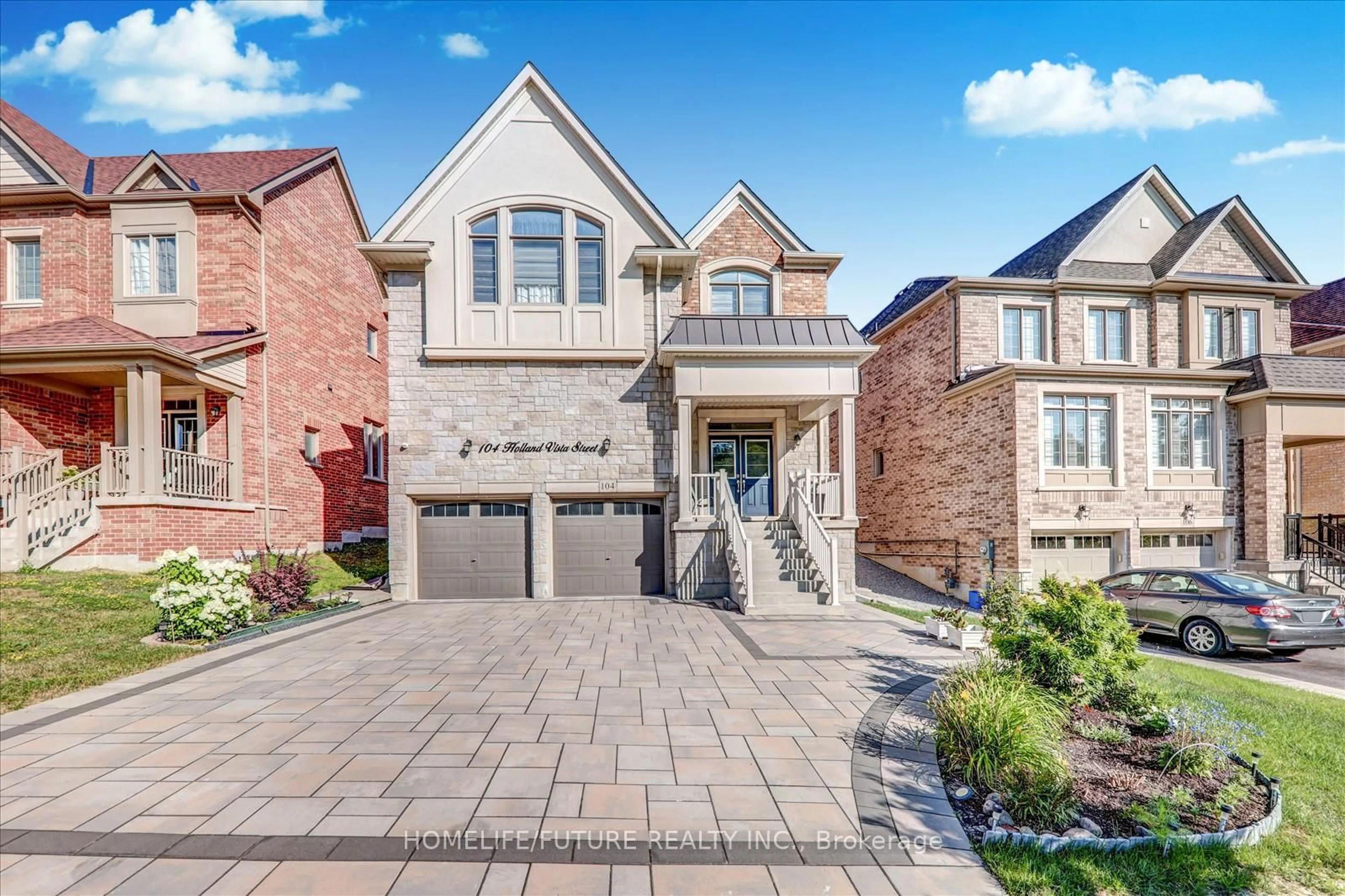 Home with brick exterior material, street for 104 Holland Vista St, East Gwillimbury Ontario L9N 0T4