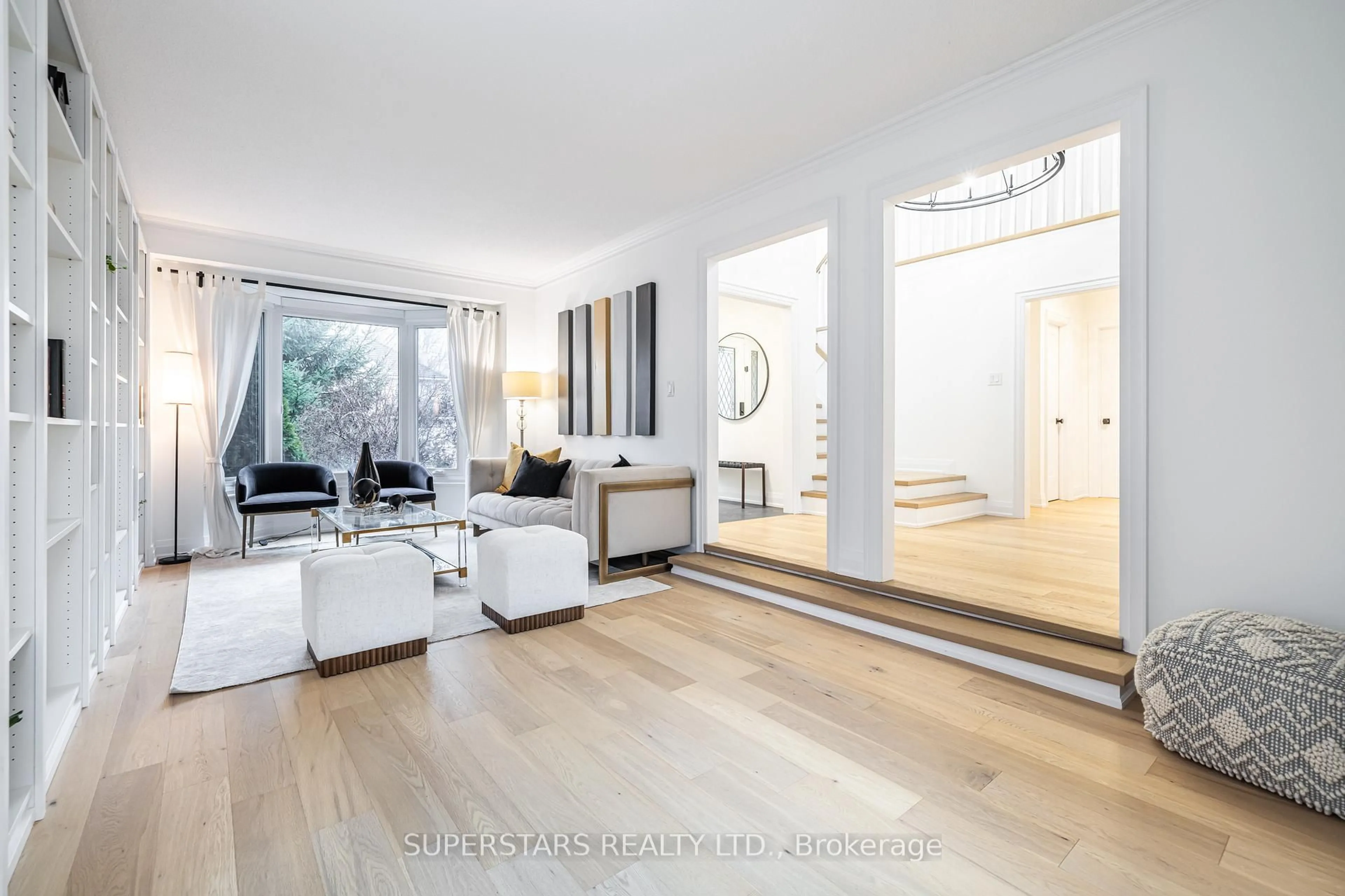 Living room with furniture, unknown for 56 Marsh Harbour, Aurora Ontario L4G 5Y6