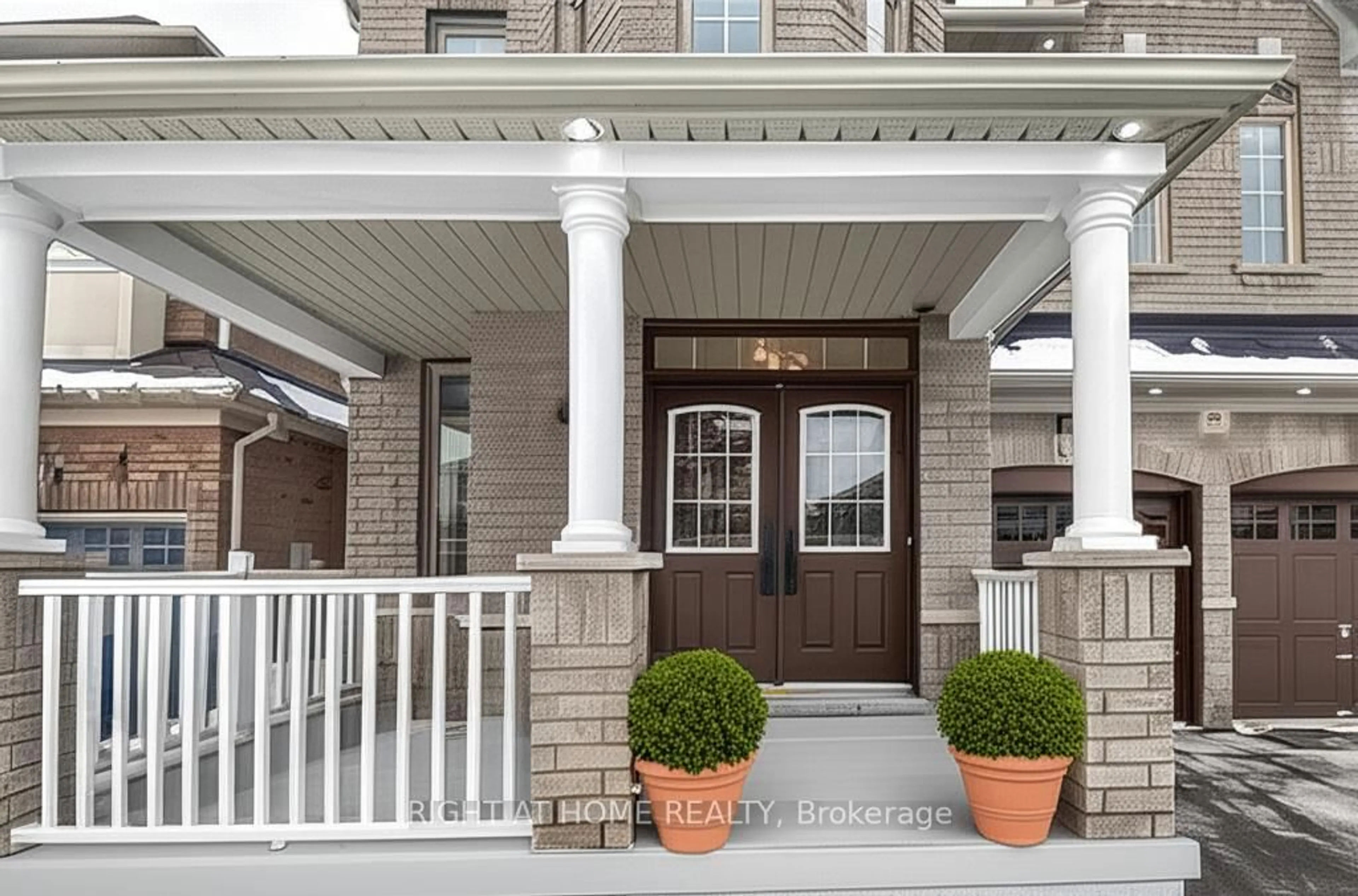 Indoor entryway for 90 Maplebank Cres, Whitchurch-Stouffville Ontario L4A 0R8