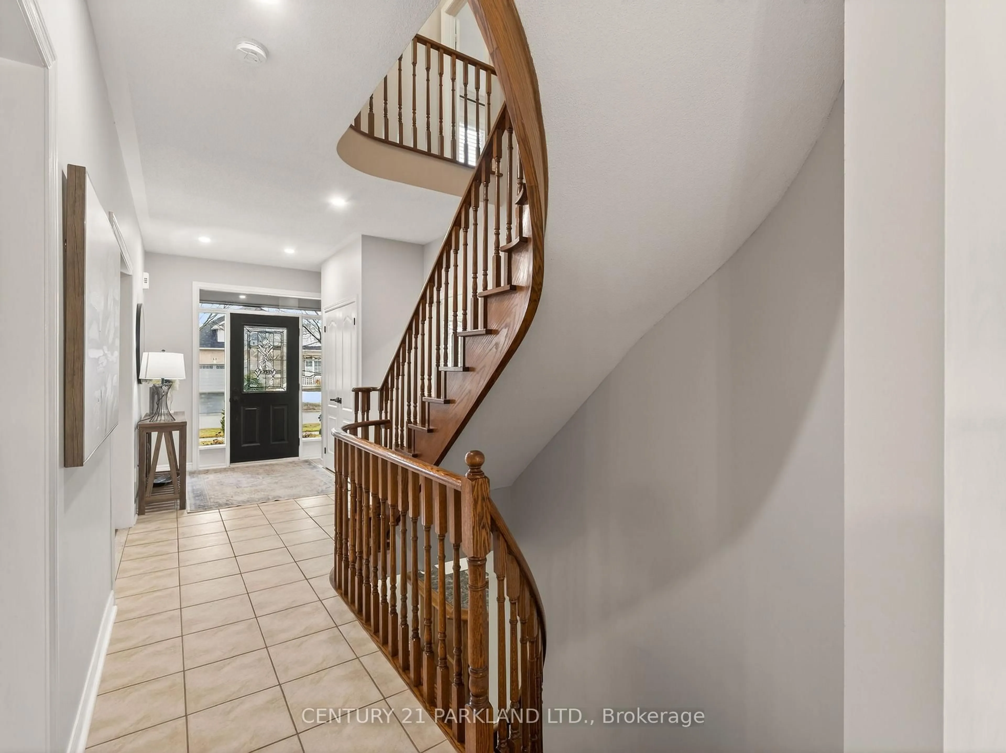 Unknown for 5 Brownscombe Cres, Uxbridge Ontario L9P 1X9