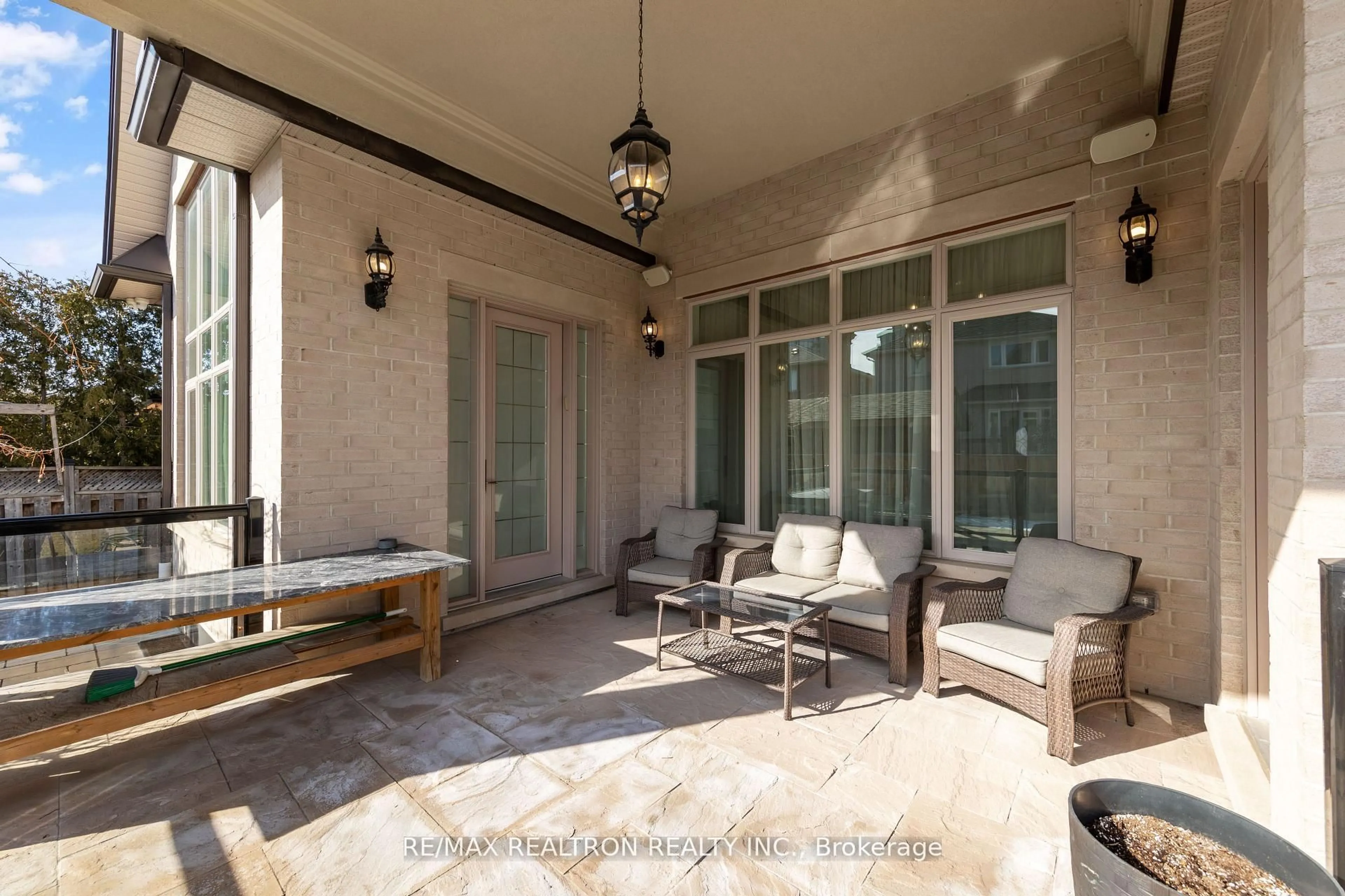 Patio, street for 223 Crestwood Rd, Vaughan Ontario L4J 1A8