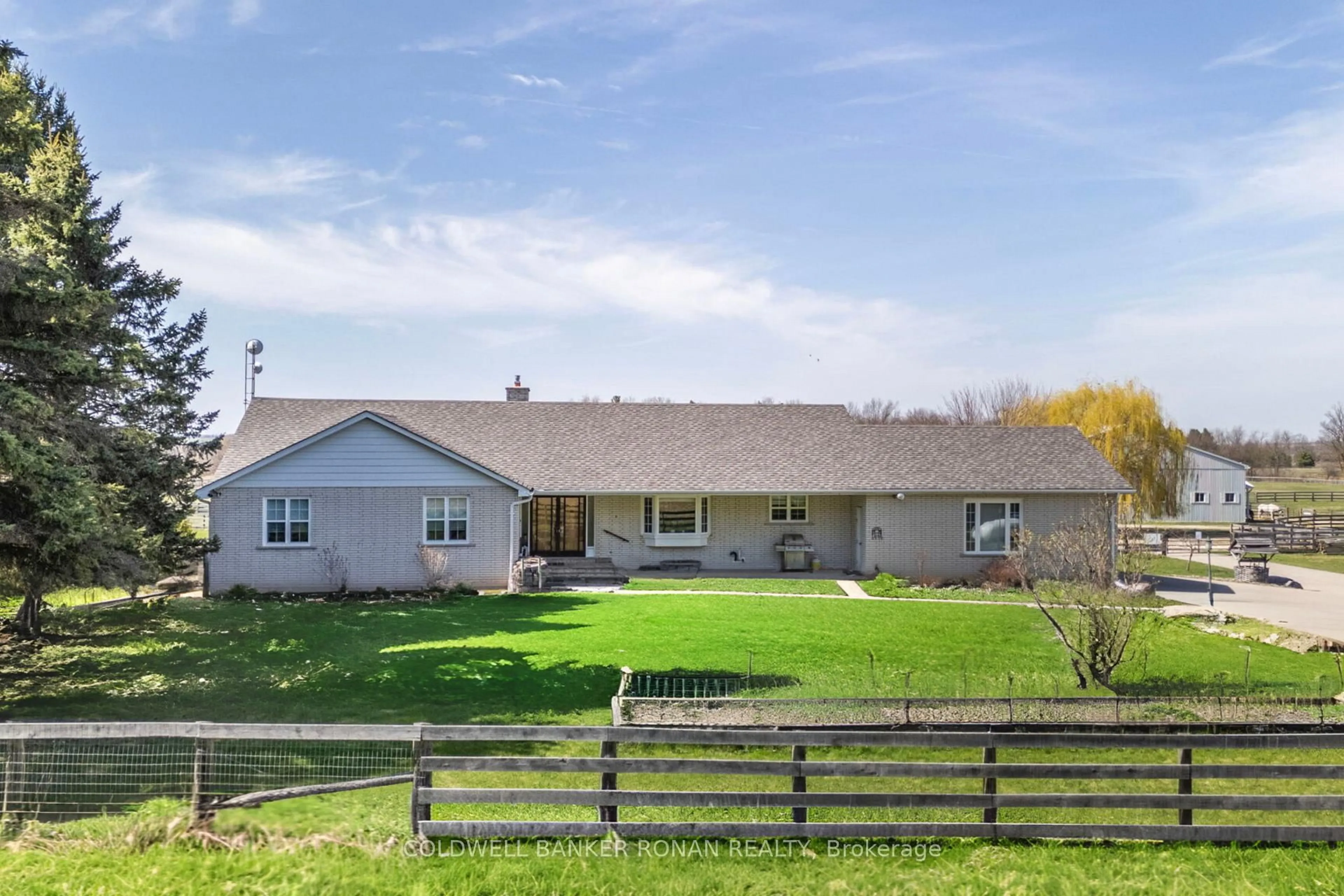 A pic from outside/outdoor area/front of a property/back of a property/a pic from drone, unknown for 8058 20th Sdrd, Adjala-Tosorontio Ontario L0G 1L0