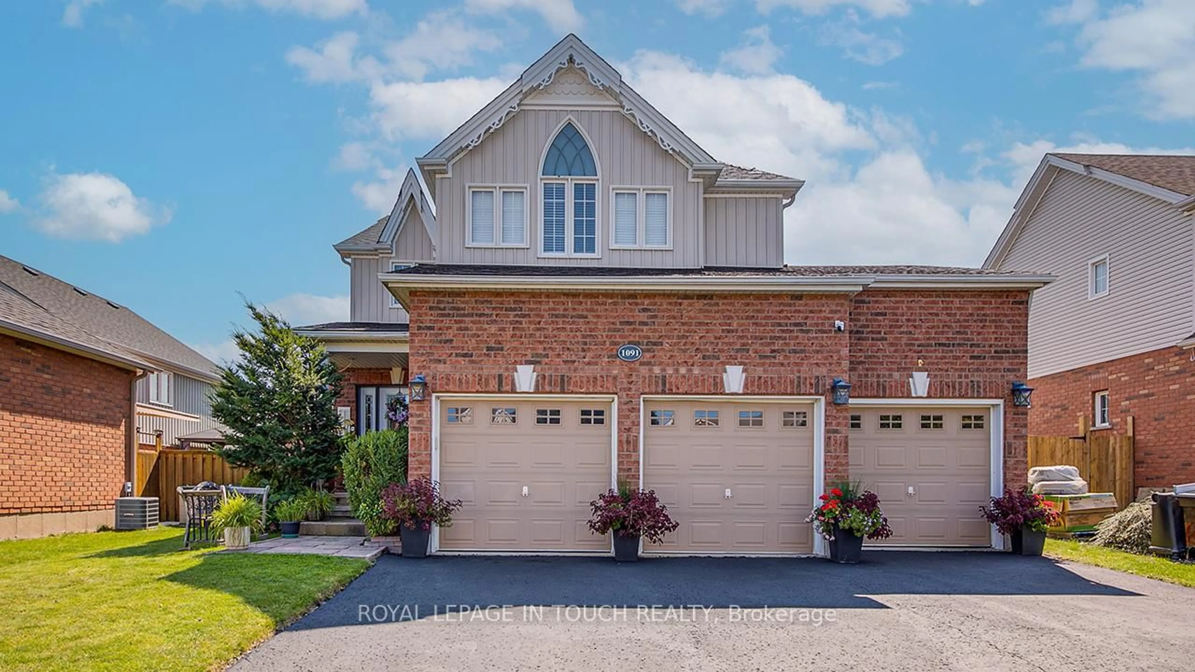 Home with brick exterior material, unknown for 1091 Booth Ave, Innisfil Ontario L9S 4W6