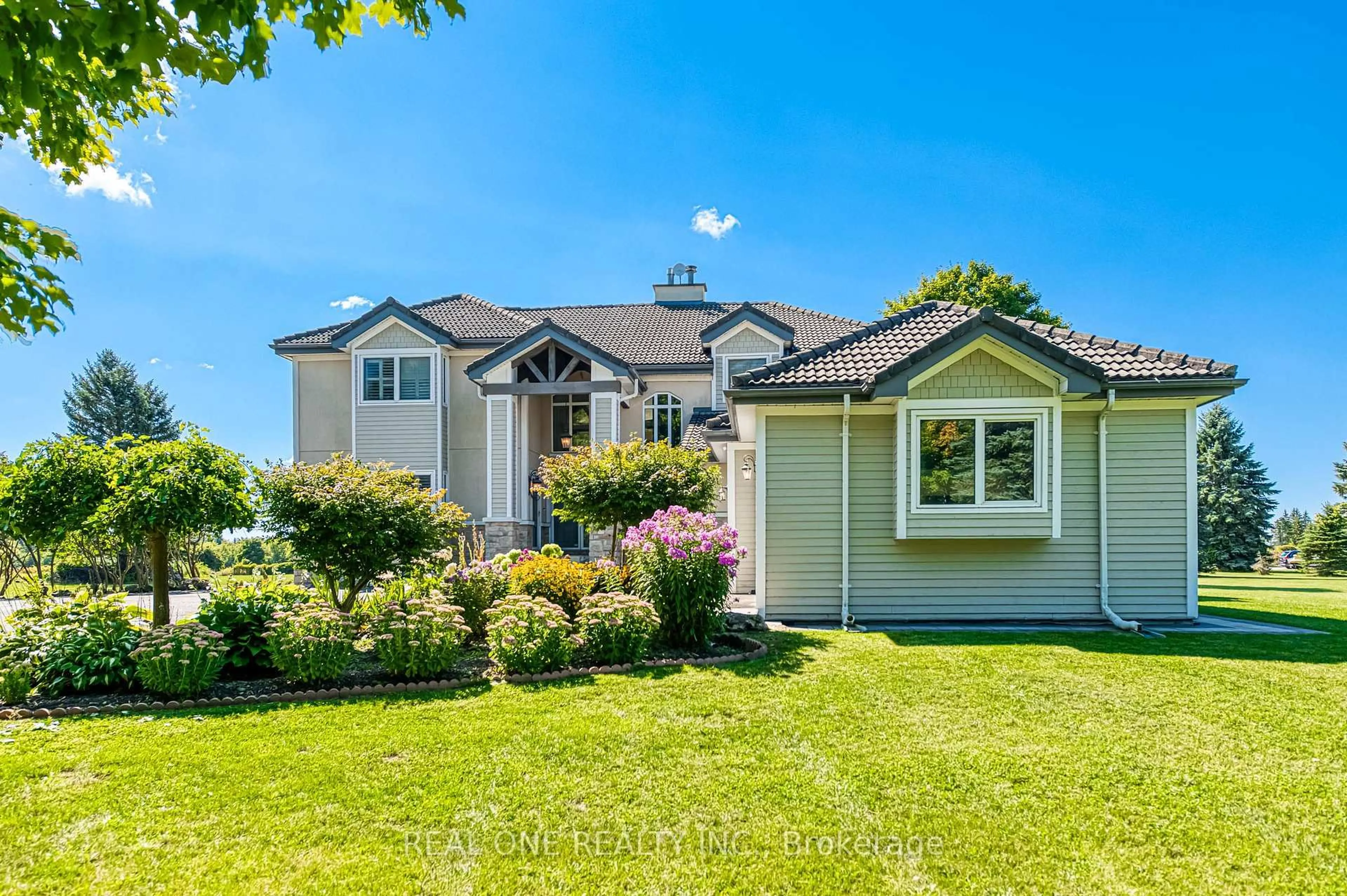 Home with vinyl exterior material, unknown for 2477 Hornes Rd, East Gwillimbury Ontario L0G 1R0