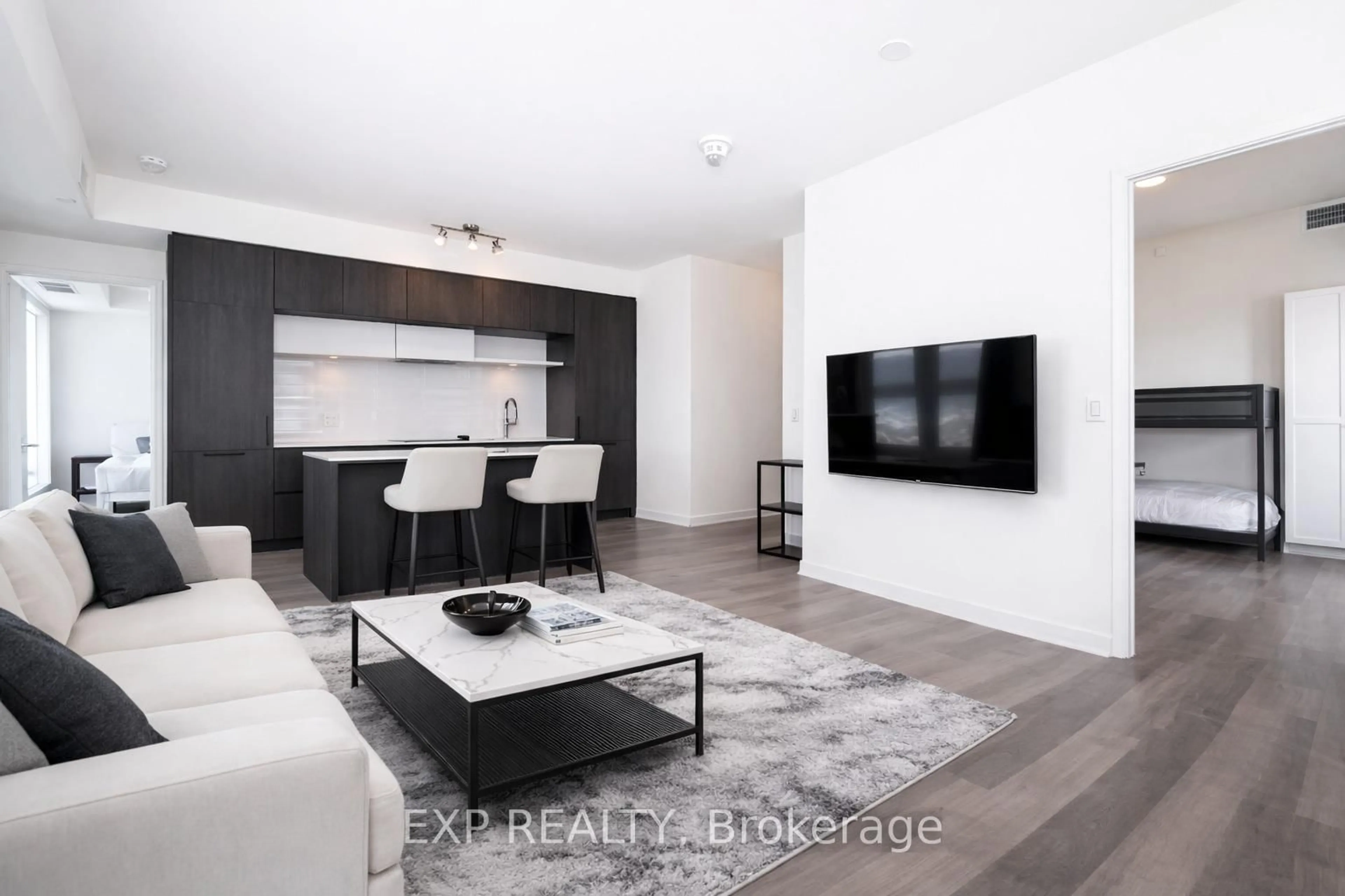 A pic of a room for 2 David Eyer Rd #525, Richmond Hill Ontario L4S 0N6