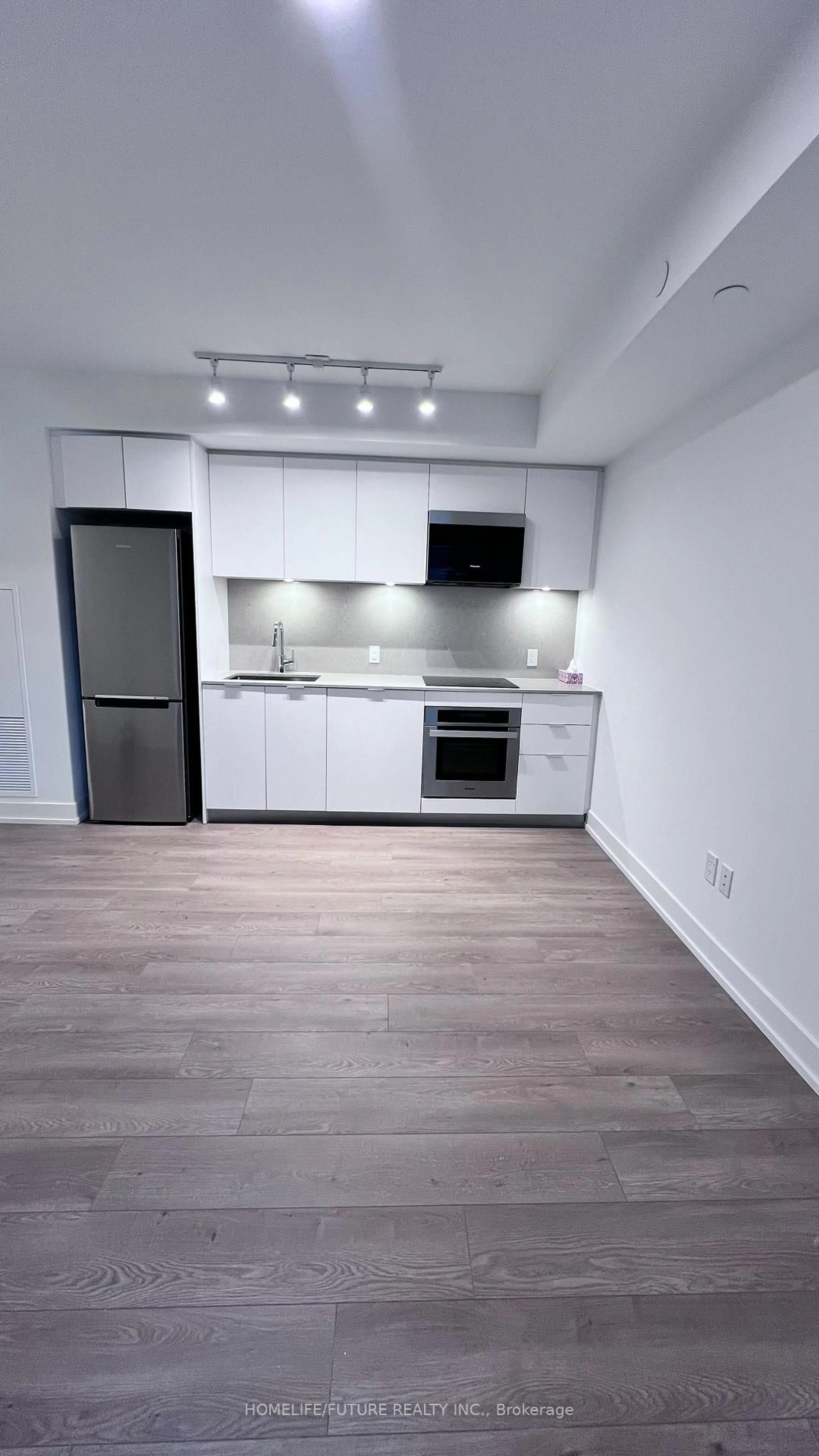 Standard kitchen, unknown for 8 Cedarland Dr #826, Markham Ontario L6G 0H4