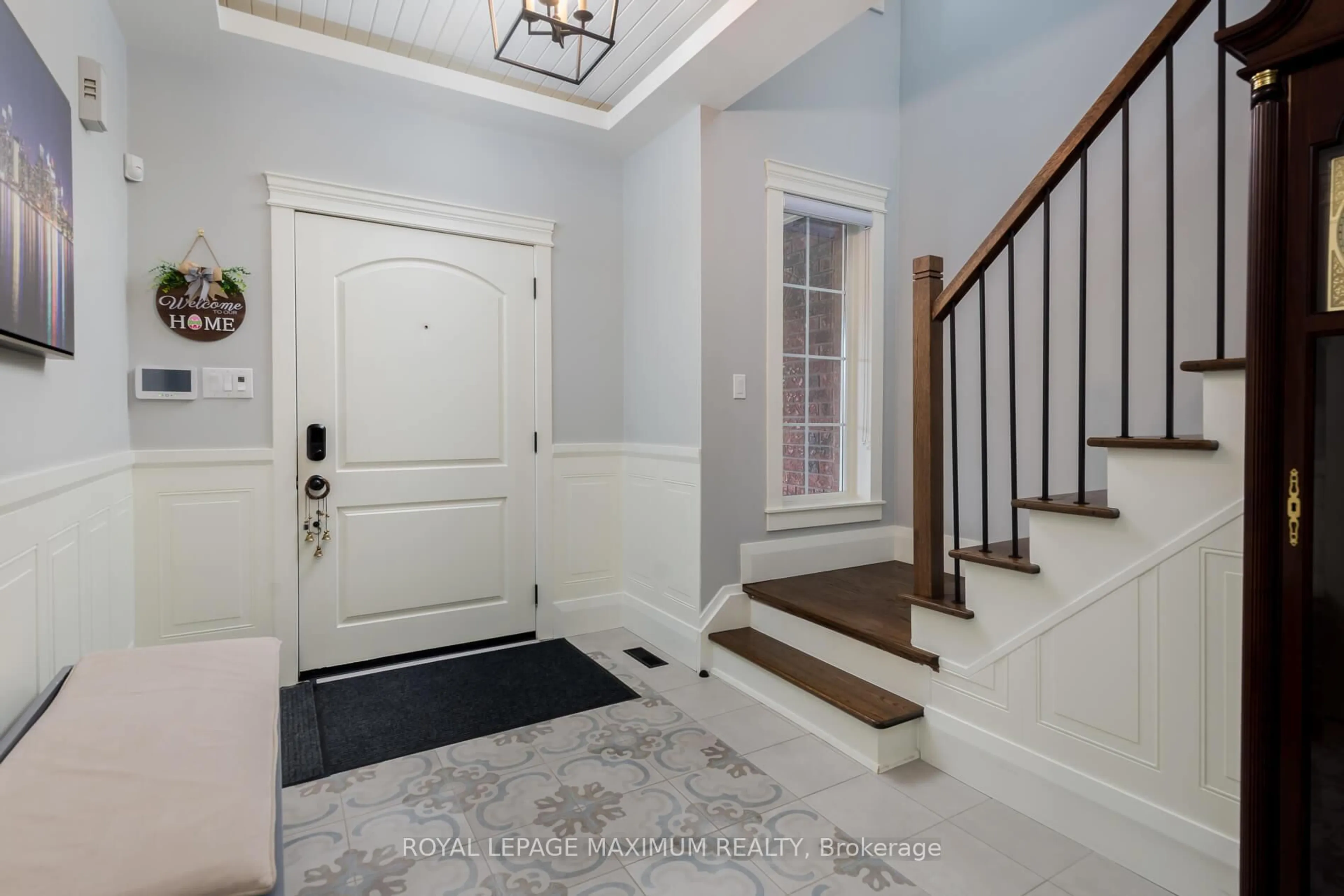 Indoor entryway for 11 Masi Crt, Vaughan Ontario L4H 1V5