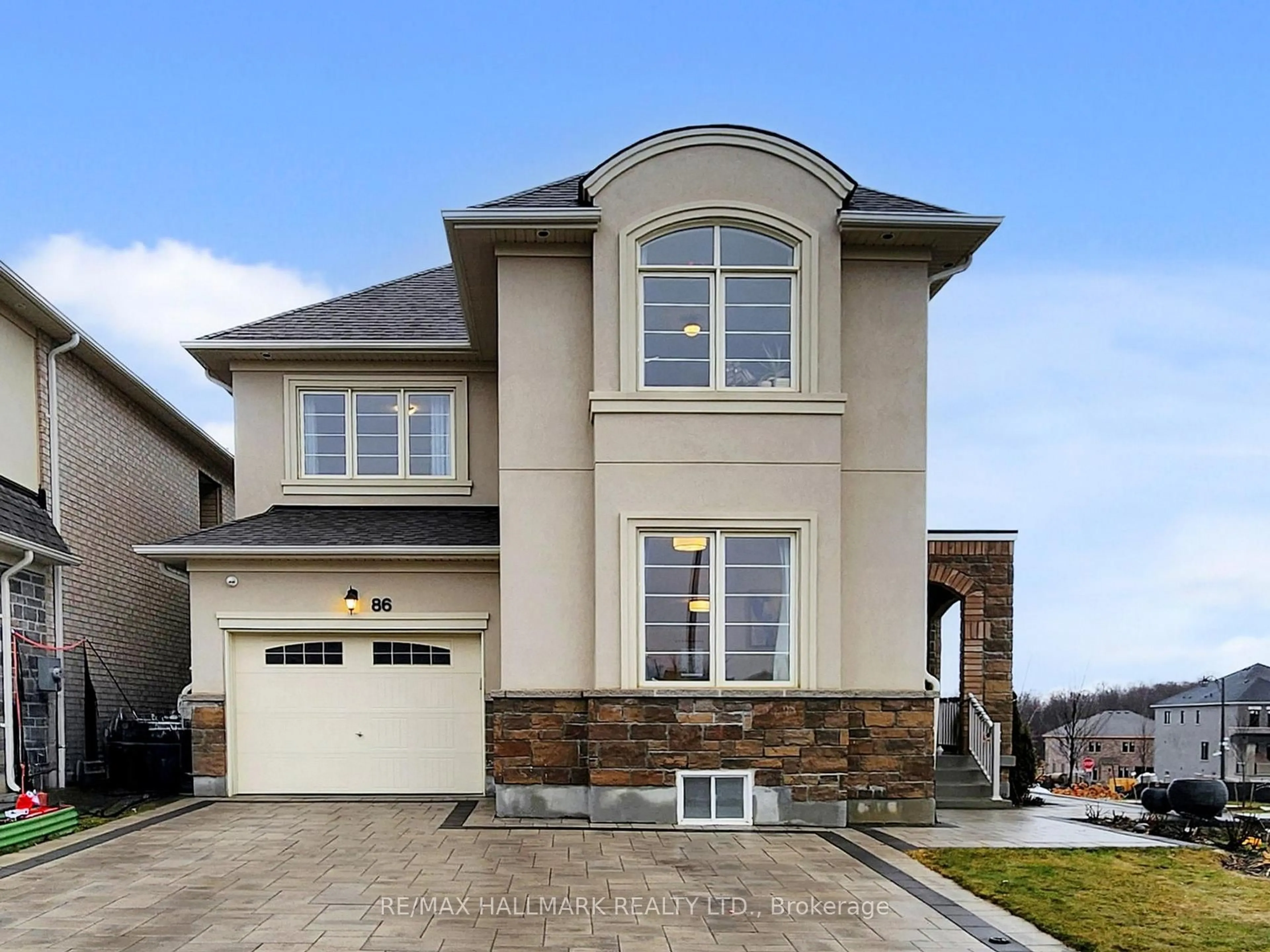Home with brick exterior material, street for 86 Murray Leonard Lane, East Gwillimbury Ontario L9N 0Z6