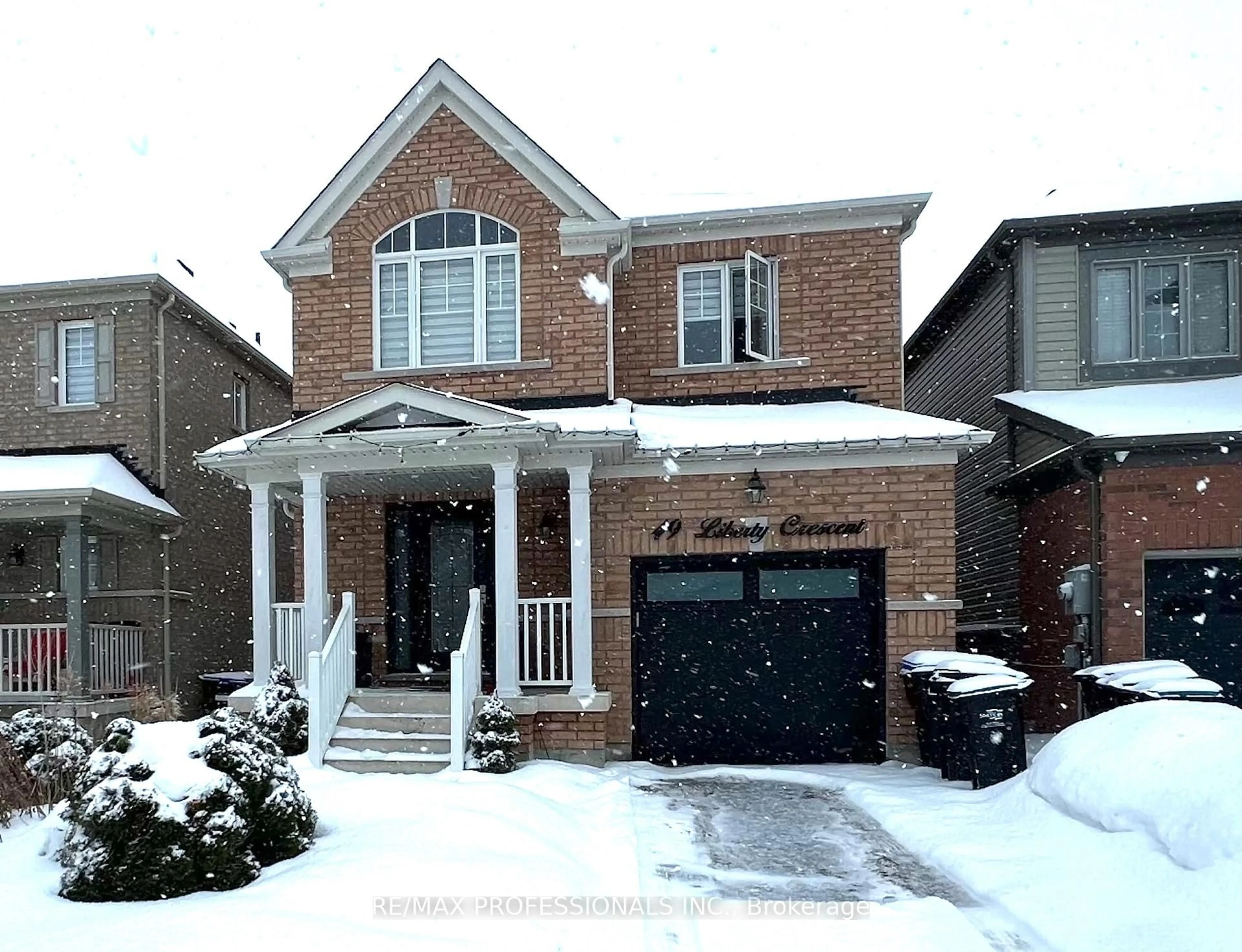 Home with brick exterior material, street for 49 Liberty Cres, Bradford West Gwillimbury Ontario L3Z 0P5