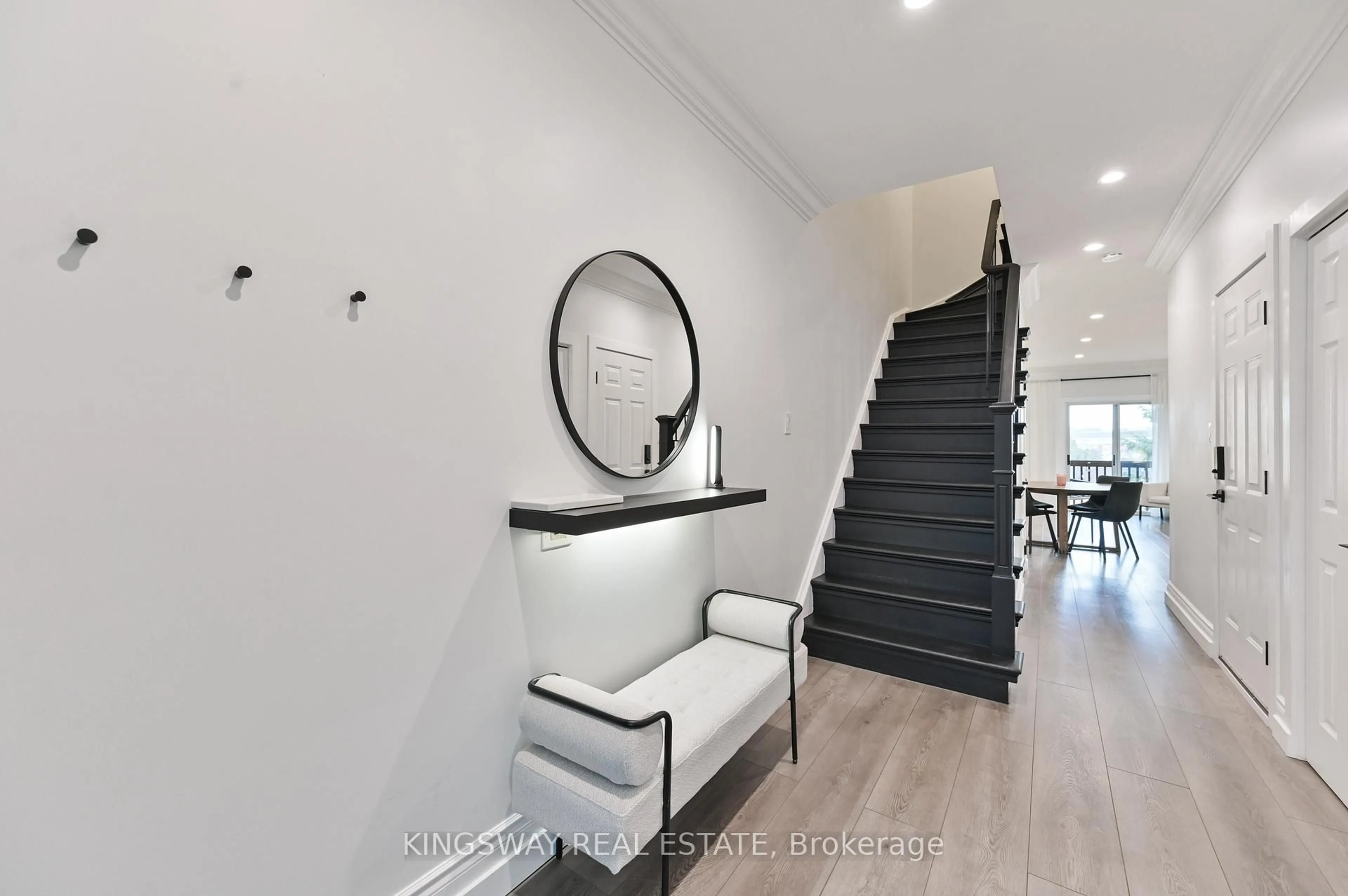 Unknown for 17 Amberhill Way, Aurora Ontario L4G 7E1