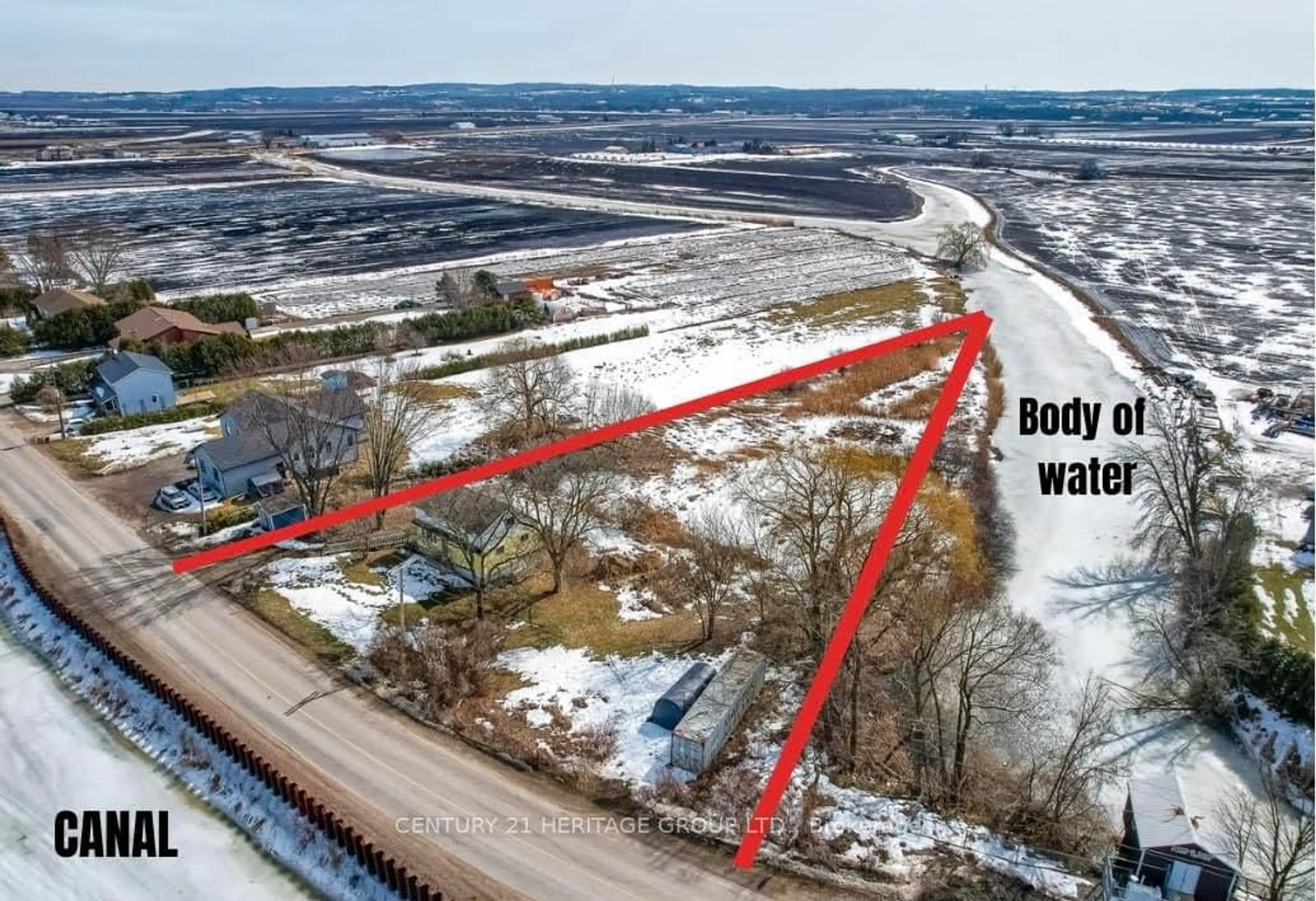 A pic from outside/outdoor area/front of a property/back of a property/a pic from drone, water/lake/river/ocean view for 963 Canal Rd, Bradford West Gwillimbury Ontario L3Z 2A6