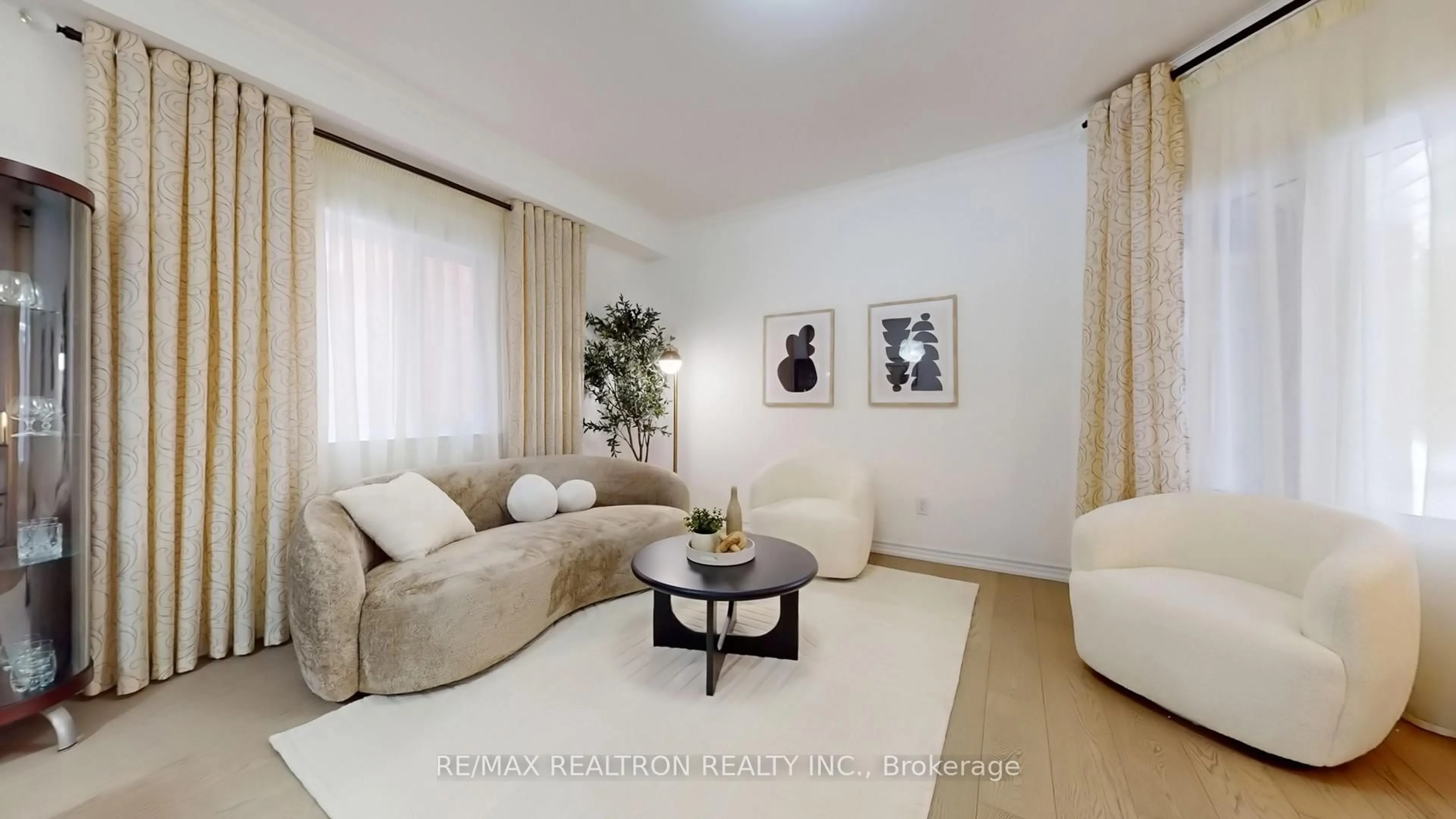 Living room with furniture, unknown for 86 Eagle Peak Dr, Richmond Hill Ontario L4S 2W2