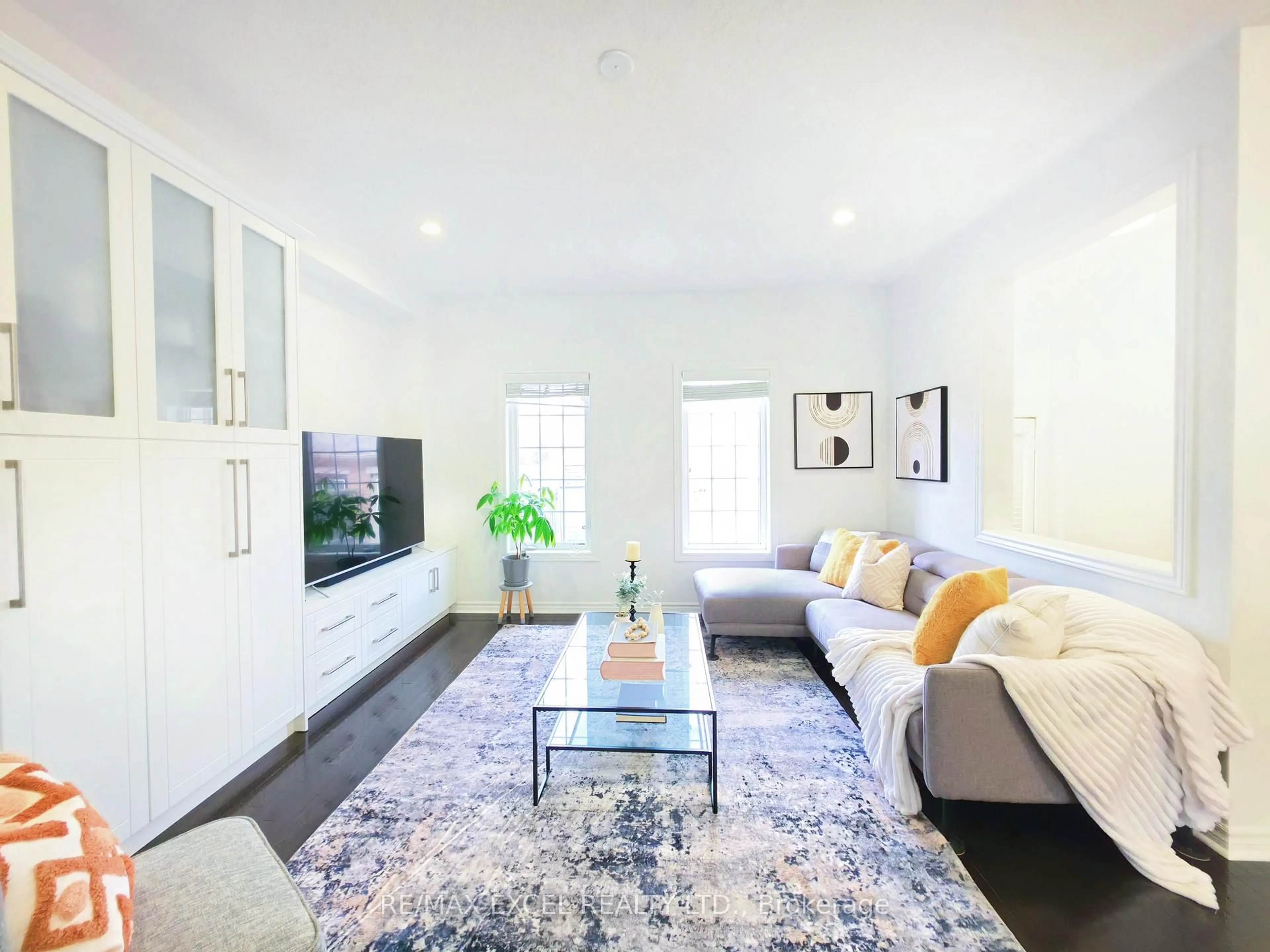 Living room with furniture, unknown for 55 Vettese Crt, Markham Ontario L6B 0V7