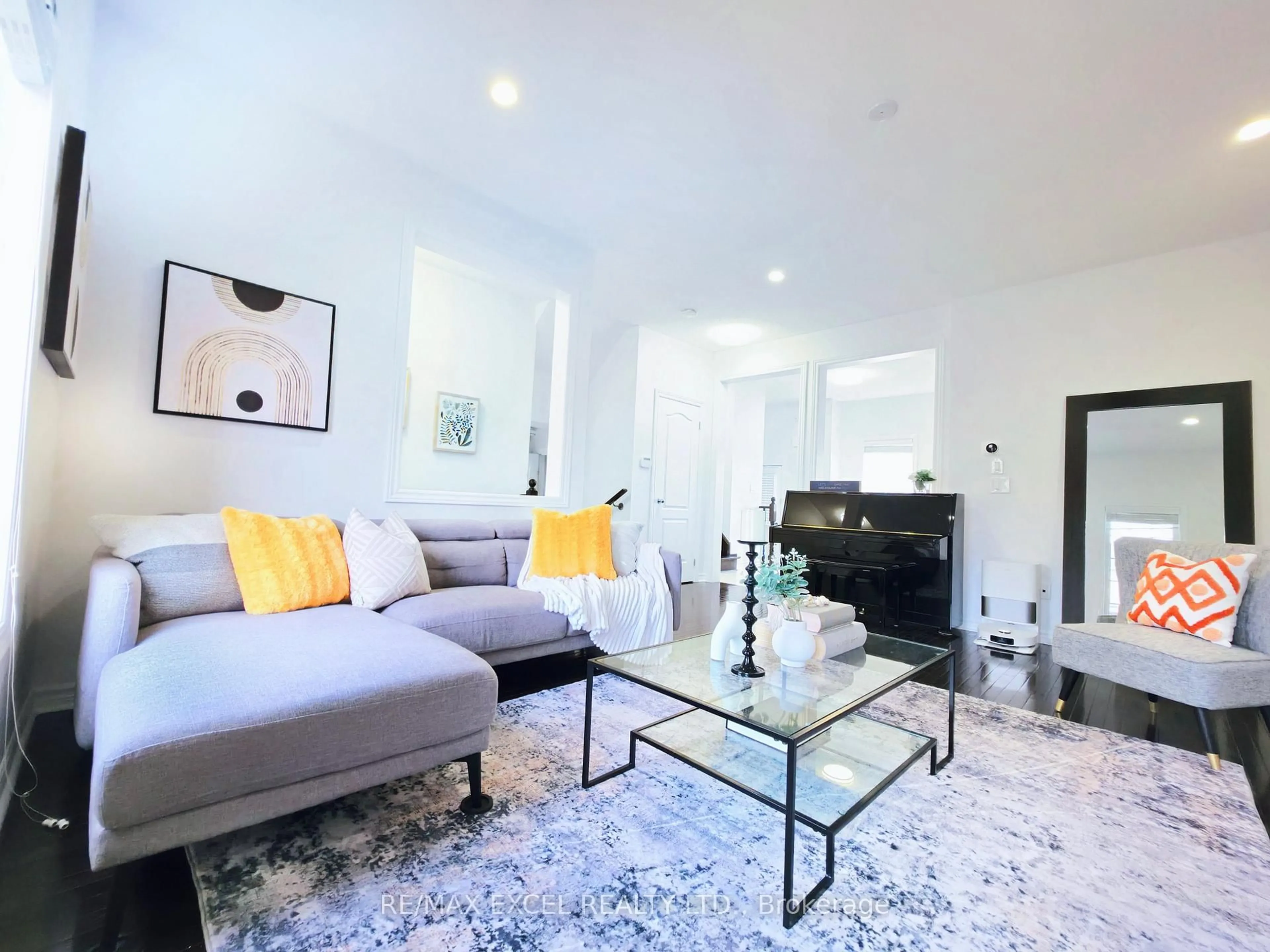 Living room with furniture, unknown for 55 Vettese Crt, Markham Ontario L6B 0V7