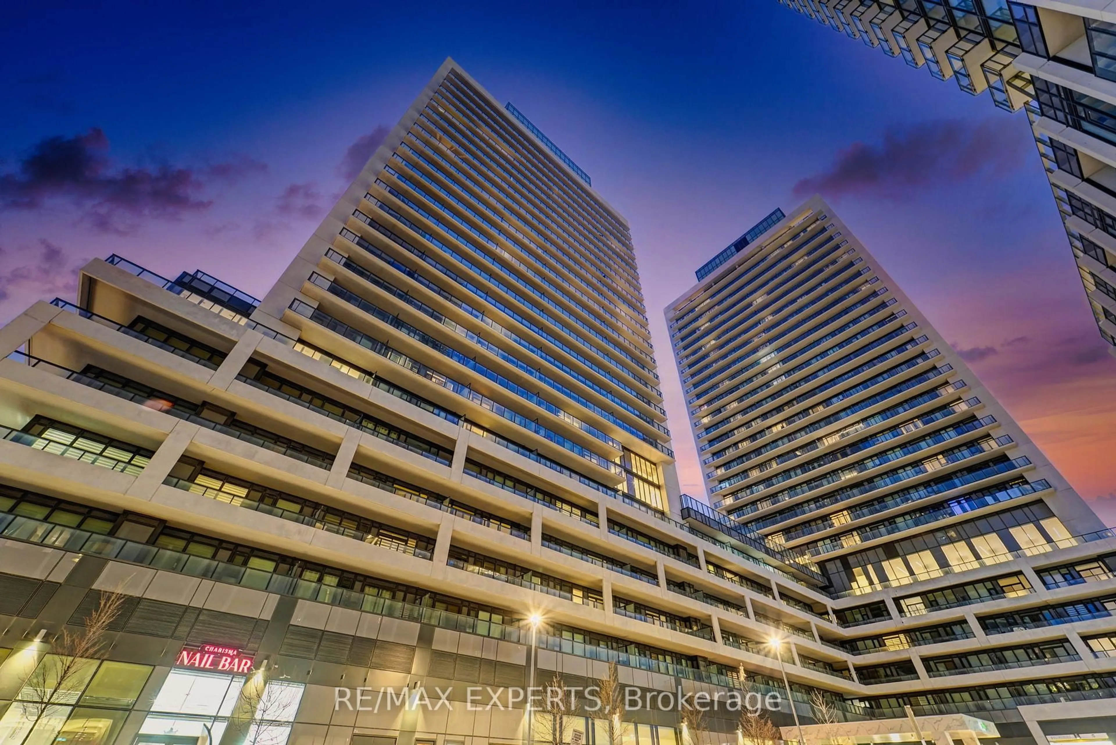 Unknown for 8960 Jane St #421, Vaughan Ontario L4K 2M9