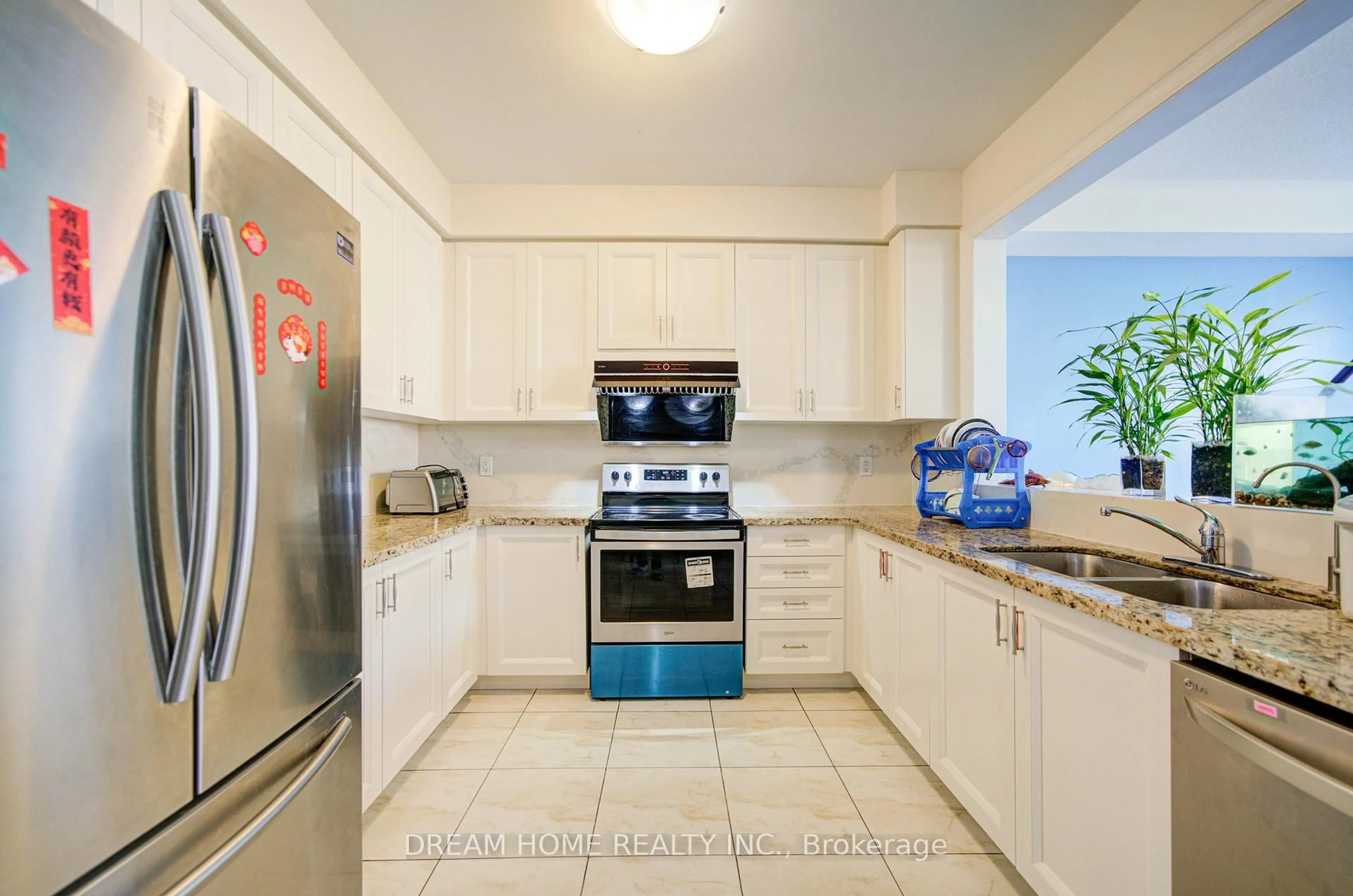 Standard kitchen, ceramic/tile floor for 66 Mohandas Dr, Markham Ontario L3S 0E4