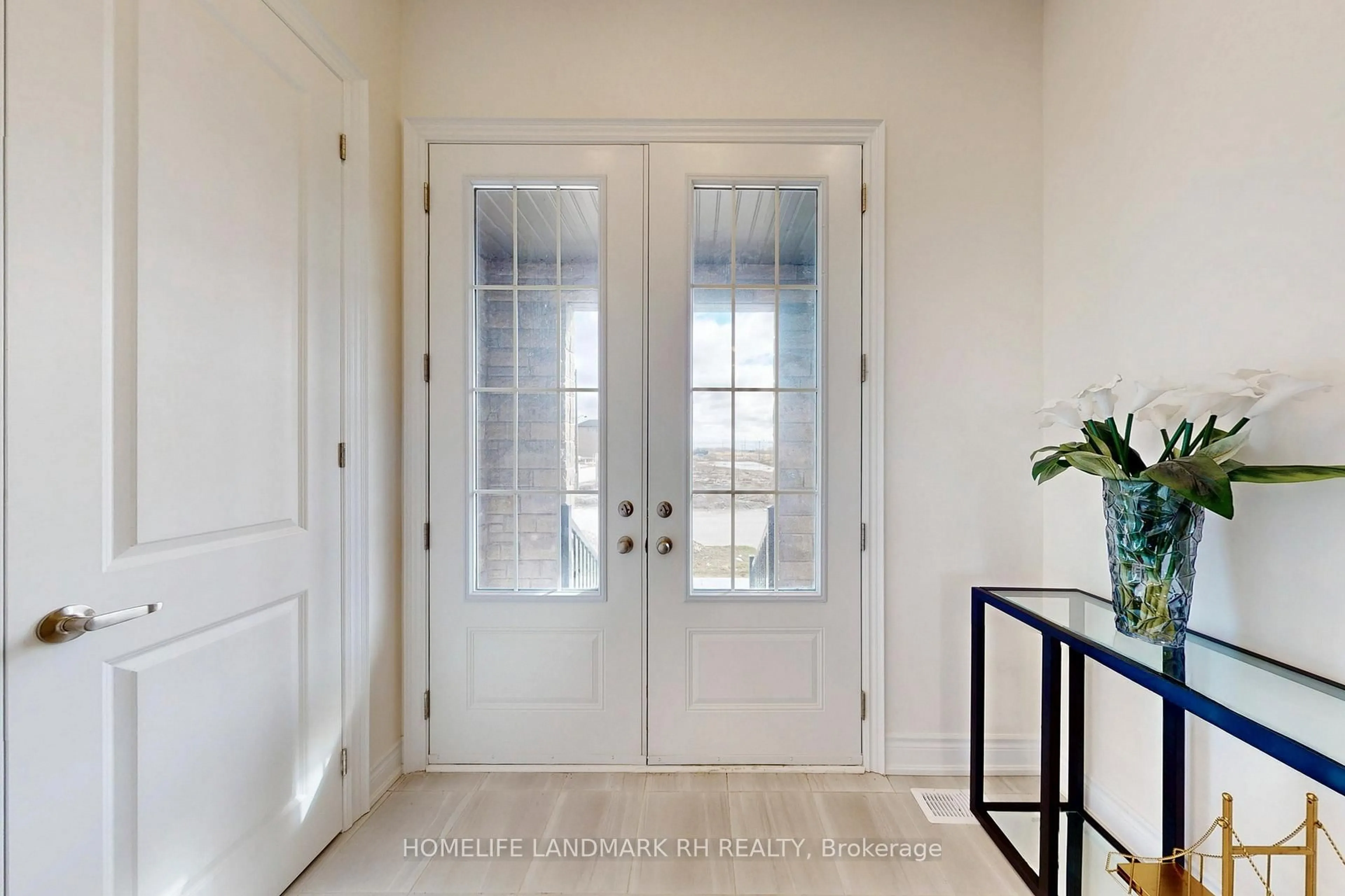 Indoor entryway for 186 Leslie Richards St, Markham Ontario L6C 3N3