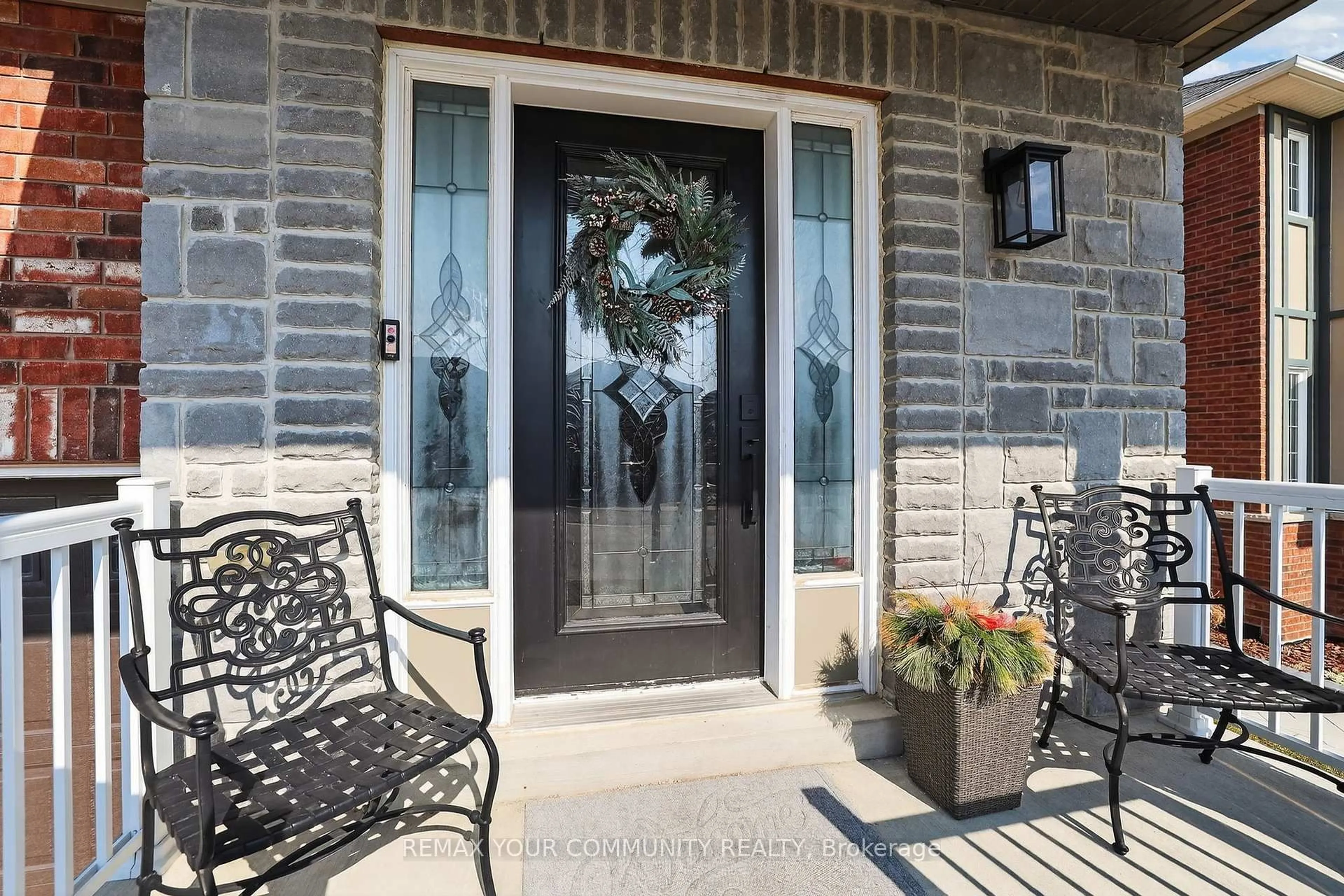 Indoor entryway for 153 Hopkins Cres, Bradford West Gwillimbury Ontario L3Z 0R7