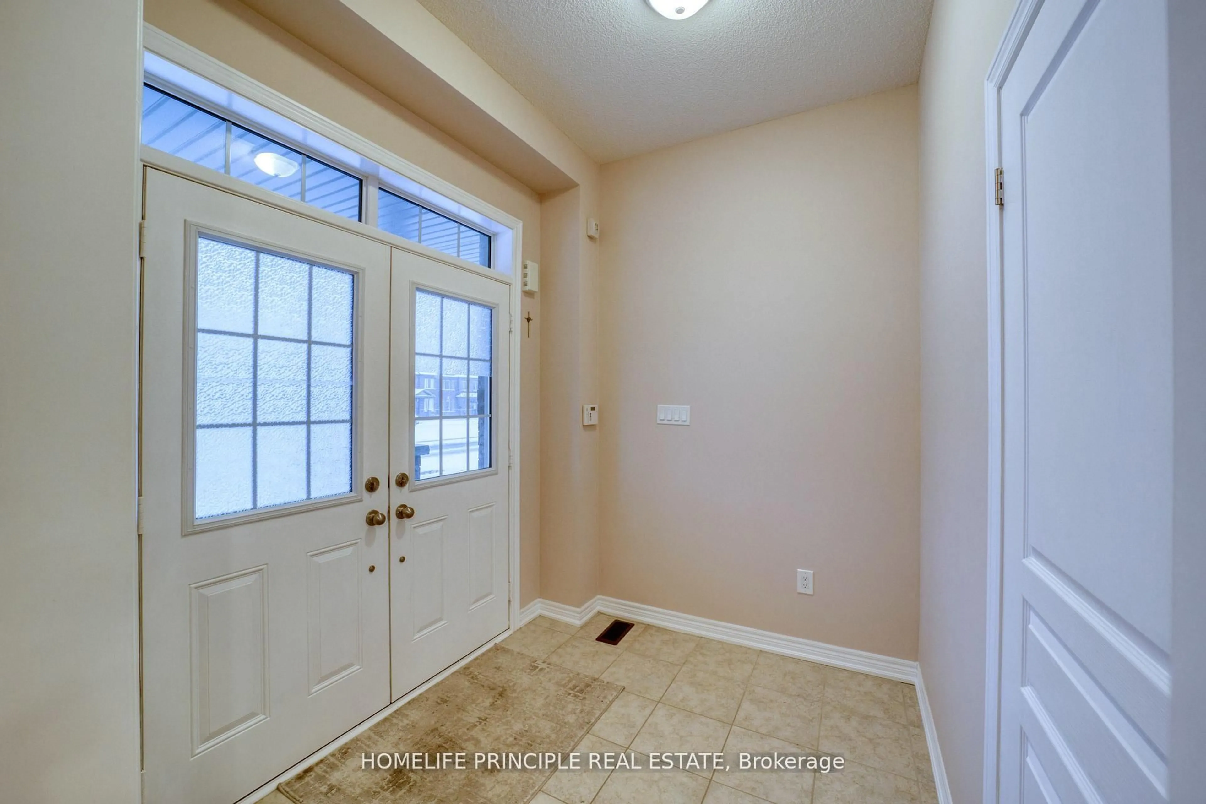 Indoor entryway for 66 EAST'S CORNERS Blvd, Vaughan Ontario L4H 4J1