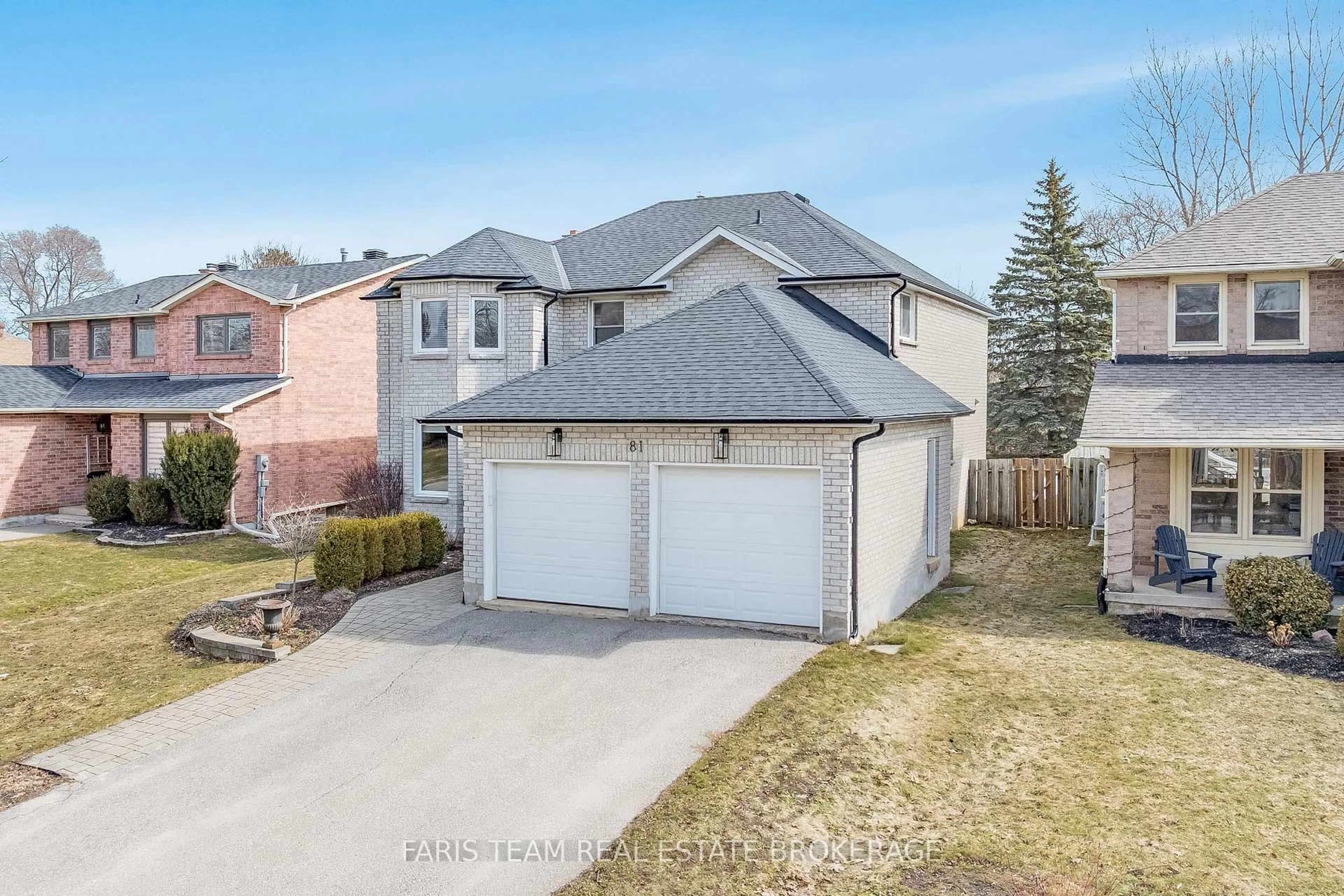 A pic from outside/outdoor area/front of a property/back of a property/a pic from drone, street for 81 Hutchinson Dr, New Tecumseth Ontario L9R 1M3