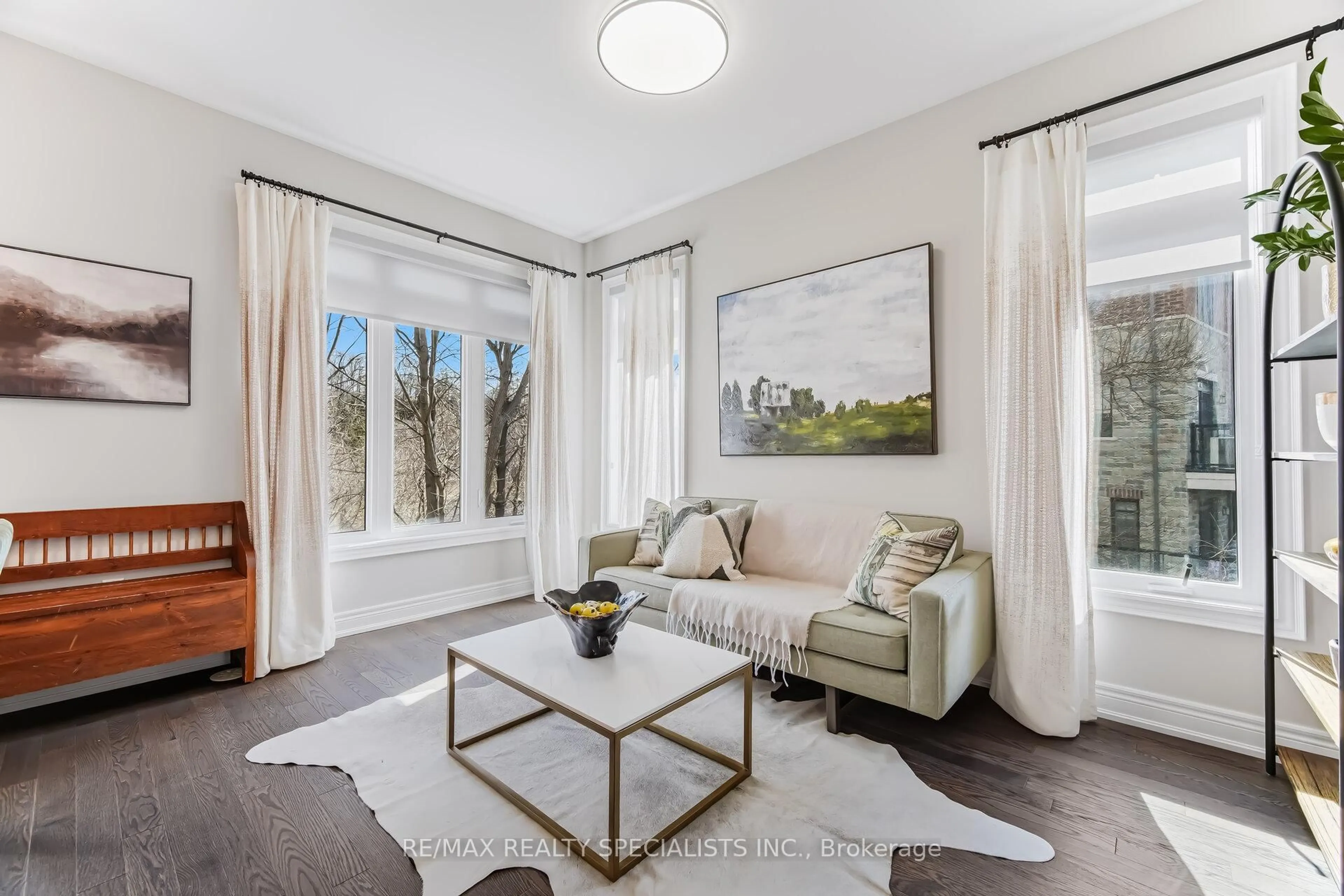 Living room with furniture, unknown for 57 Hiawatha Crt, Vaughan Ontario L4L 0J2