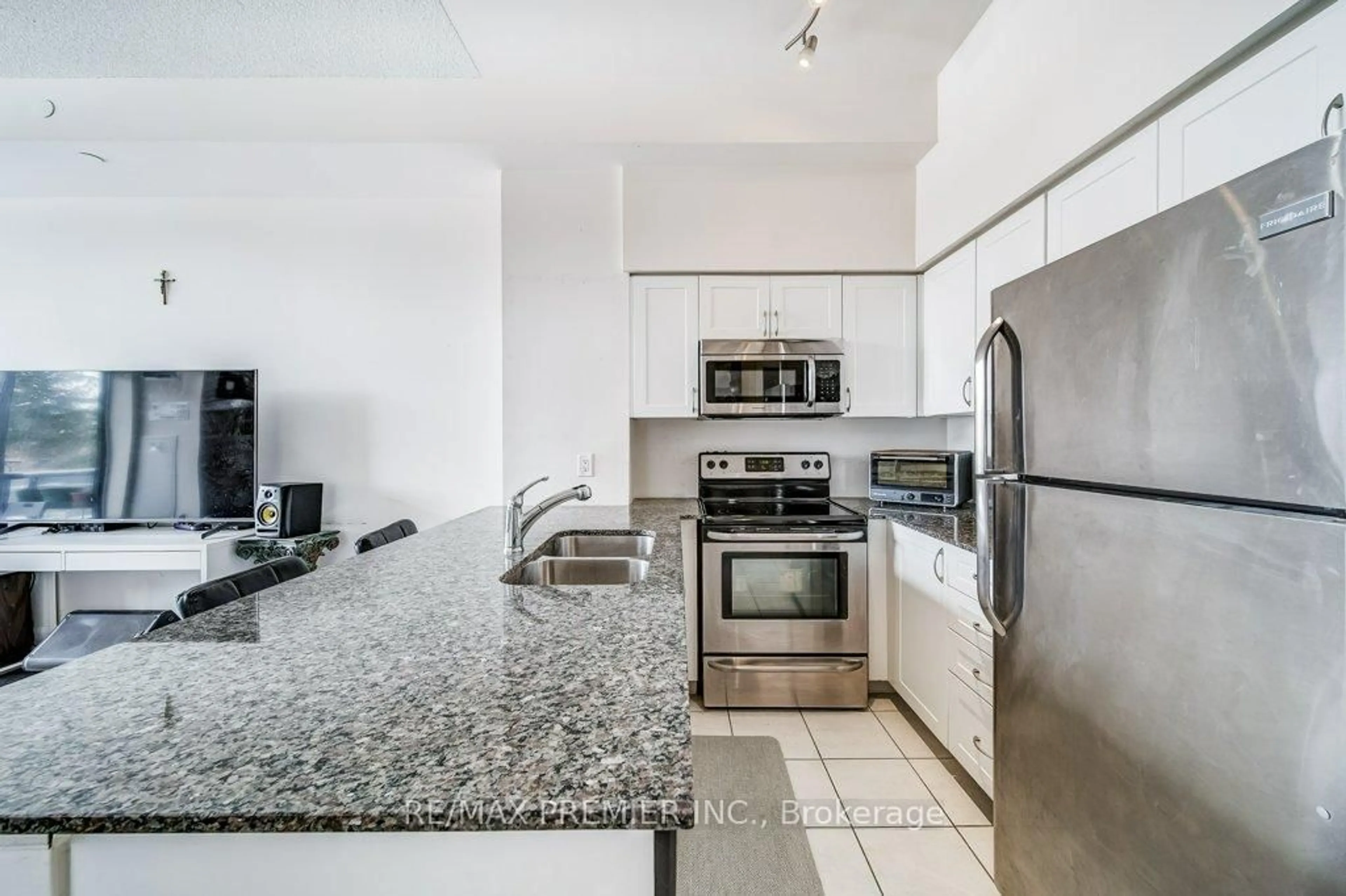 Standard kitchen, unknown for 4700 Highway 7 Rd #209, Vaughan Ontario L4L 0B4