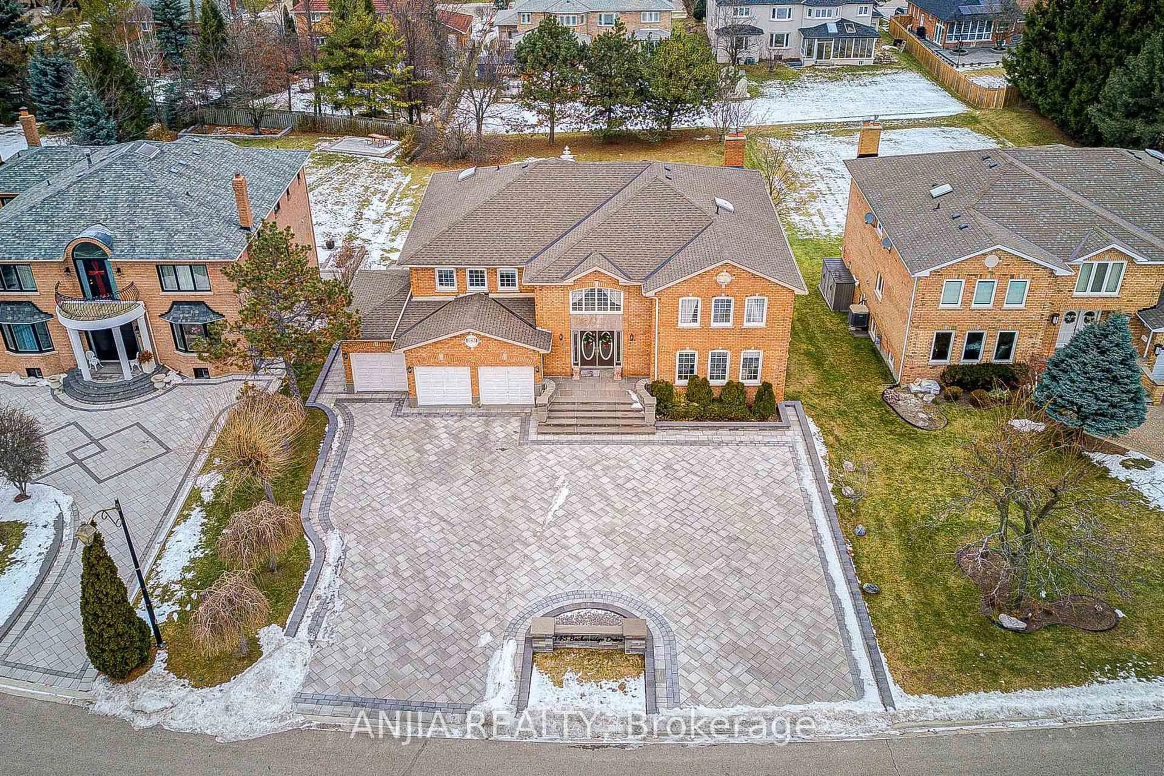 A pic from outside/outdoor area/front of a property/back of a property/a pic from drone, street for 145 Beckenridge Dr, Markham Ontario L3S 2T9
