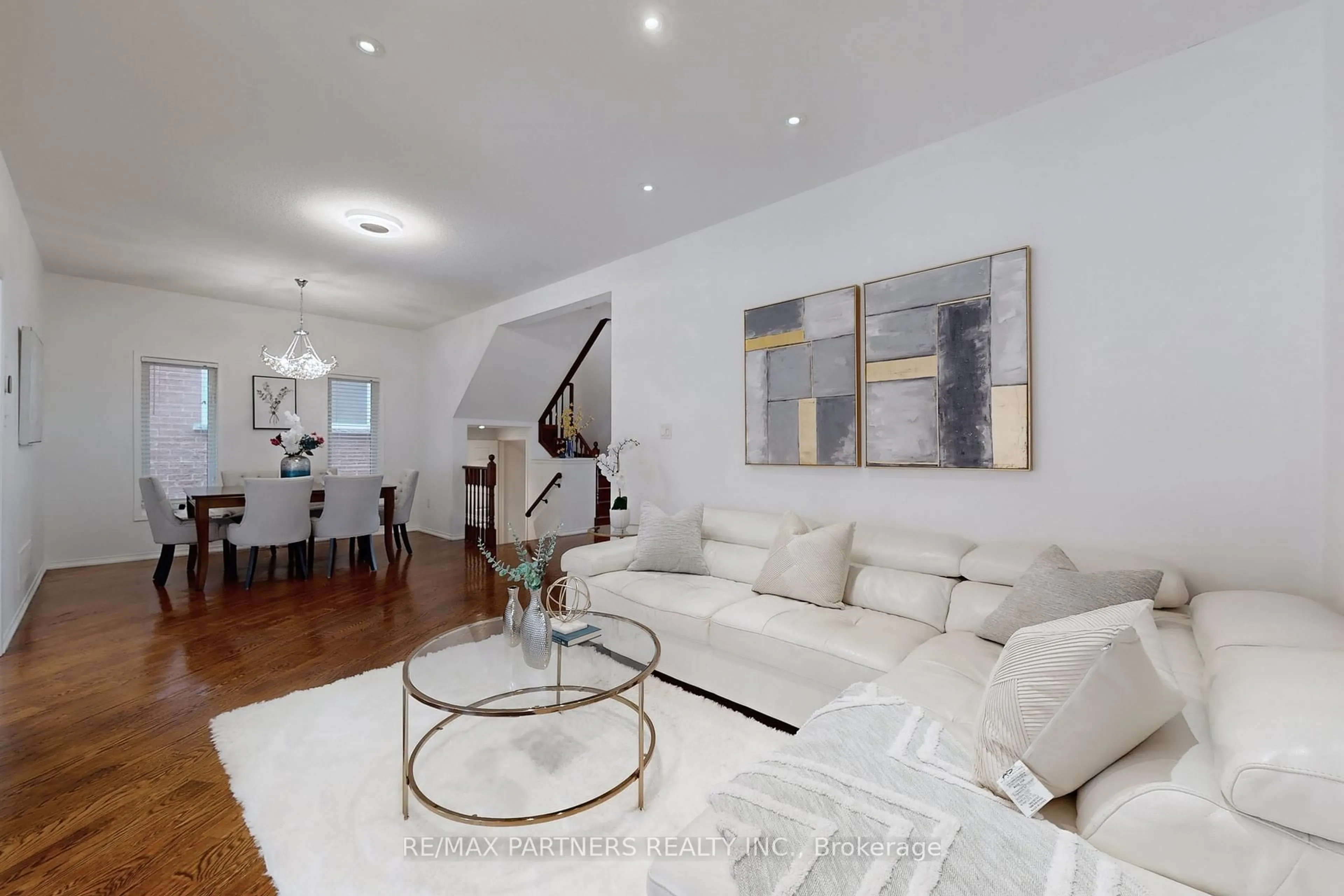 Living room with furniture, unknown for 79 Carnoustie Cres, Richmond Hill Ontario L4E 0A1