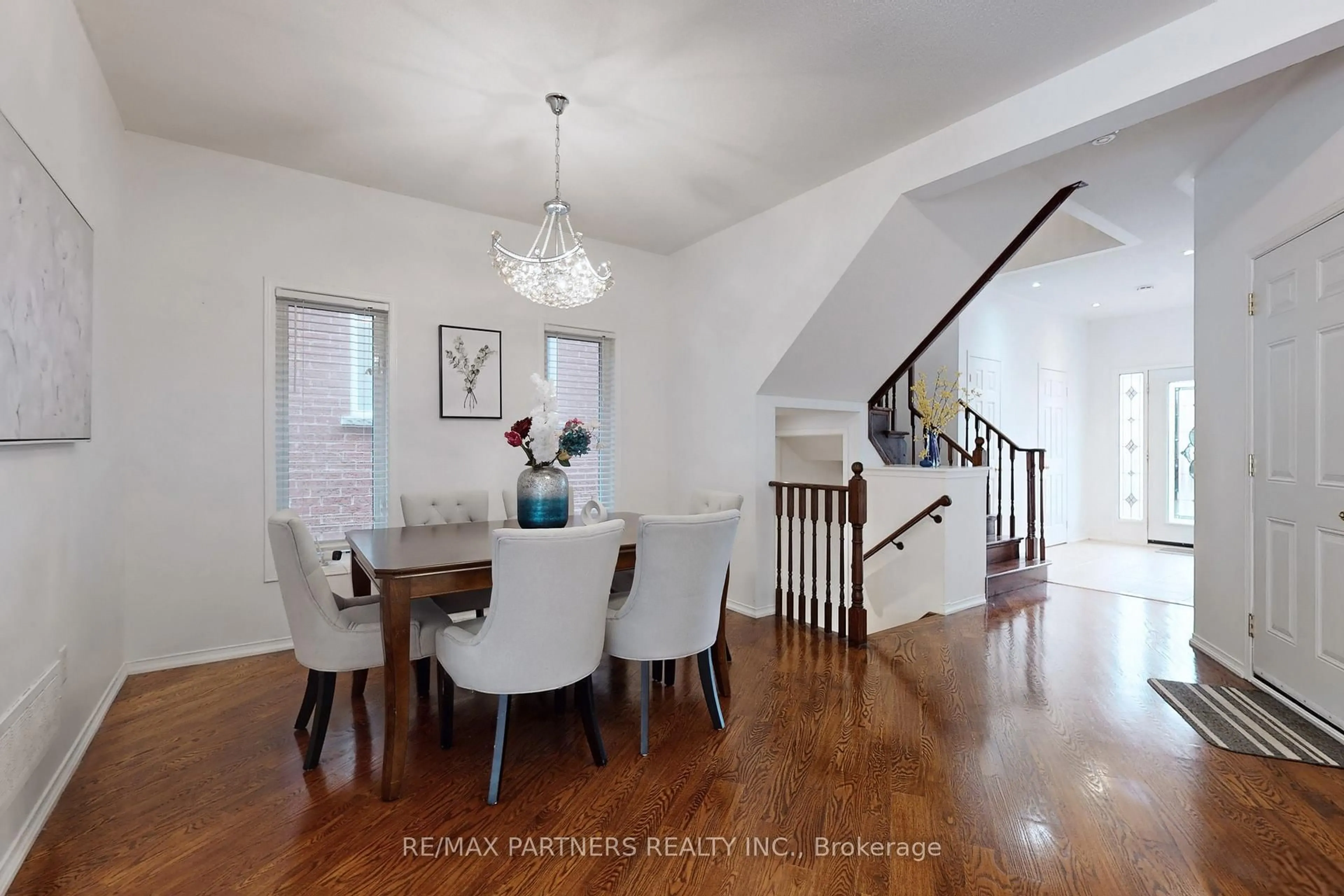 Dining room, wood/laminate floor for 79 Carnoustie Cres, Richmond Hill Ontario L4E 0A1