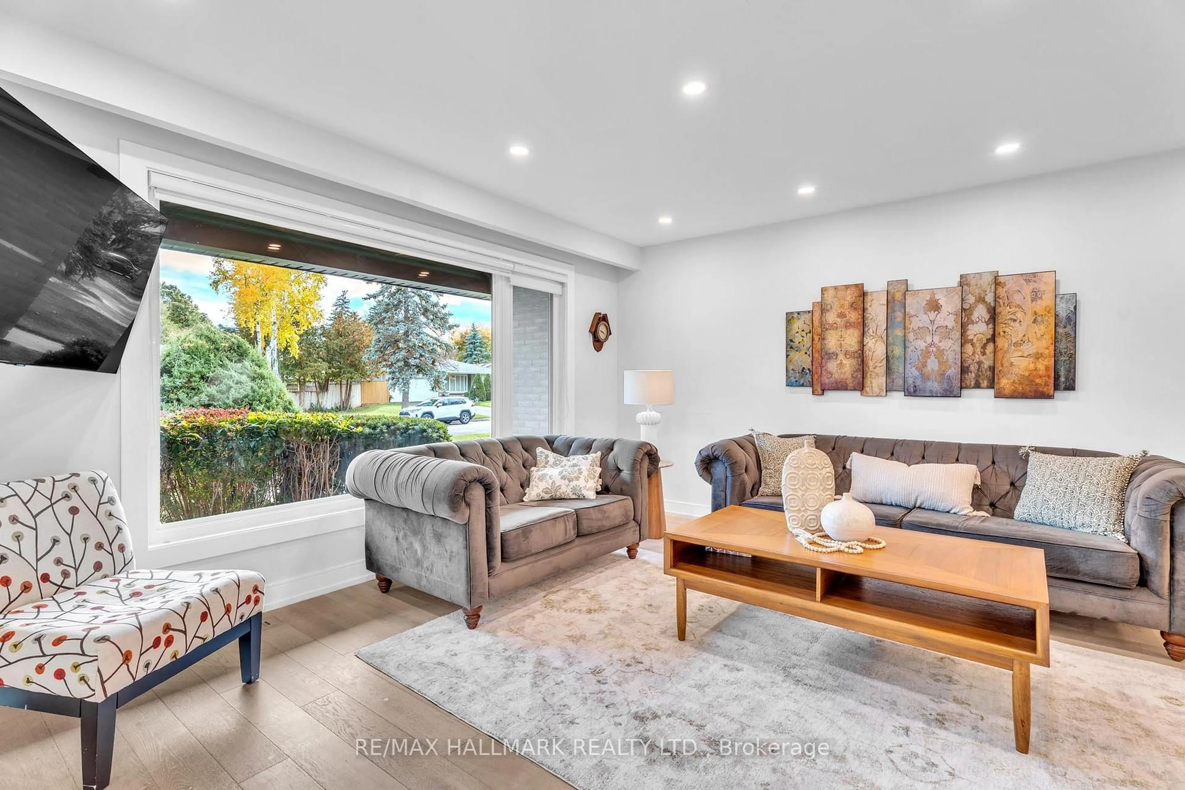 Living room with furniture, unknown for 58 Normark Dr, Markham Ontario L3T 3R1