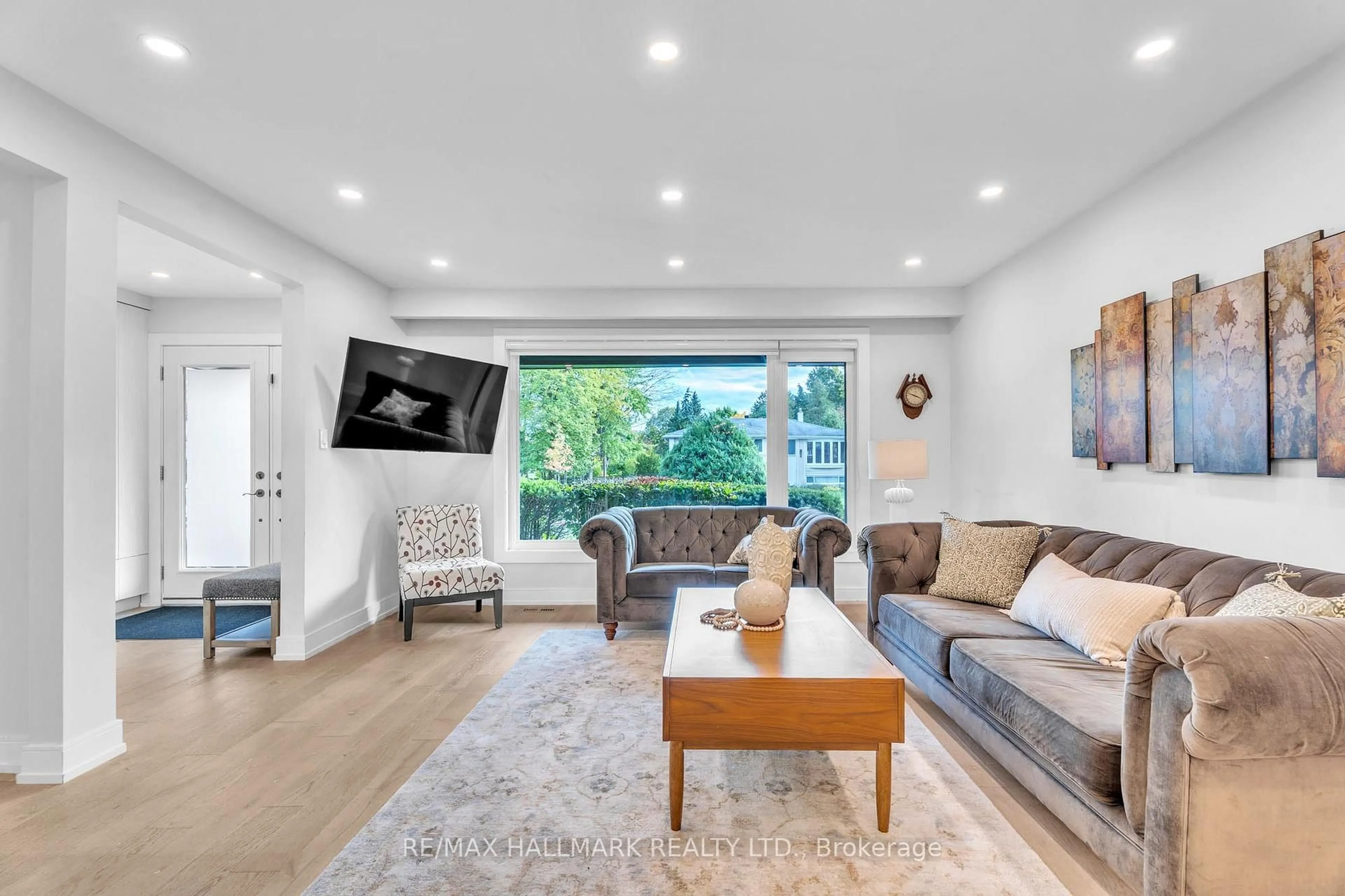 Living room with furniture, unknown for 58 Normark Dr, Markham Ontario L3T 3R1