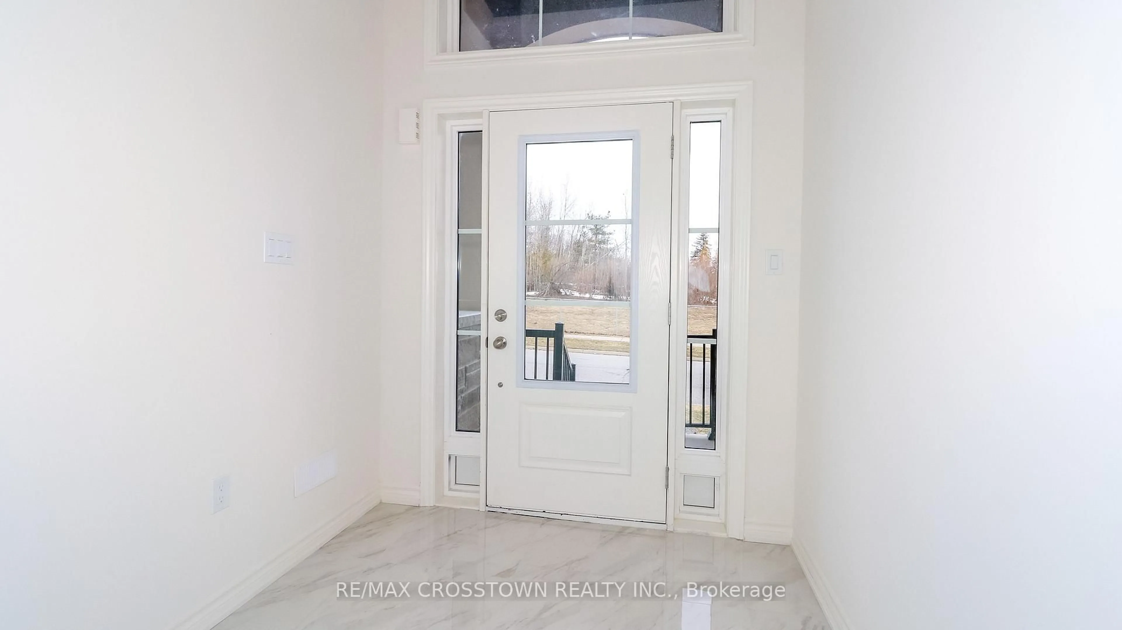 Indoor entryway for 1225 Corm St #(Unit 7), Innisfil Ontario L9S 4T9
