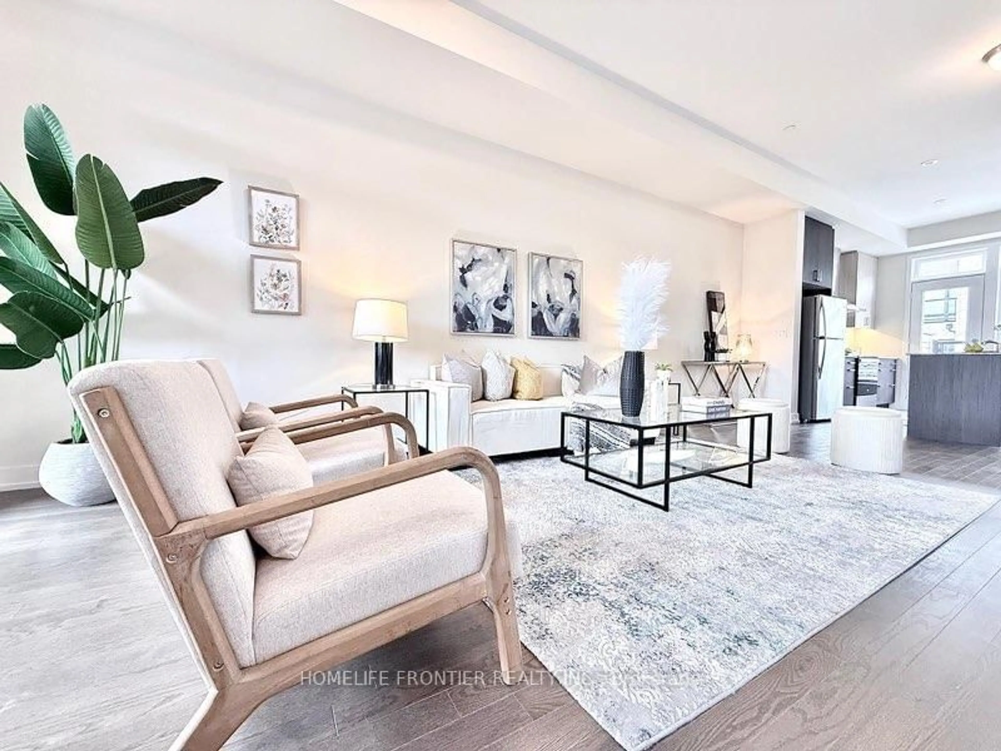 Living room with furniture, unknown for 39 Credit Lane, Richmond Hill Ontario L4E 1G9