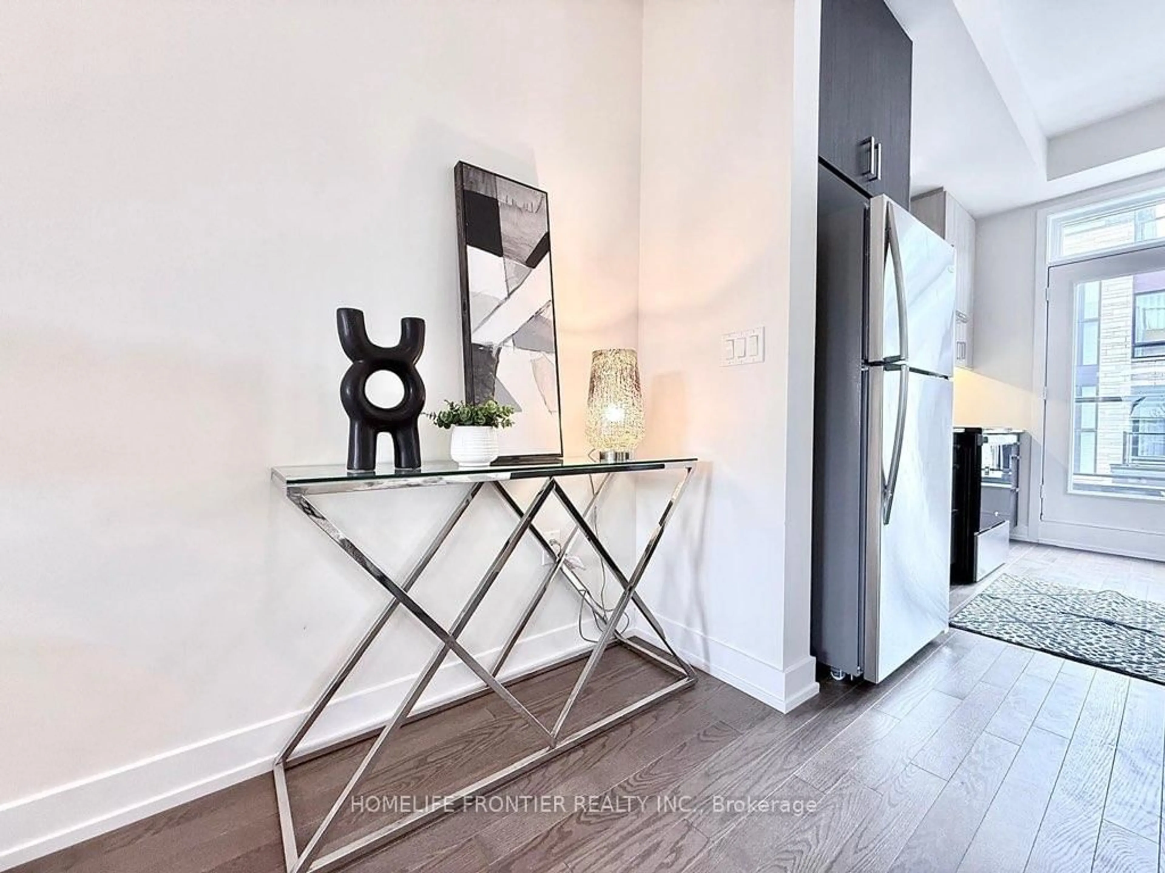 Indoor entryway for 39 Credit Lane, Richmond Hill Ontario L4E 1G9