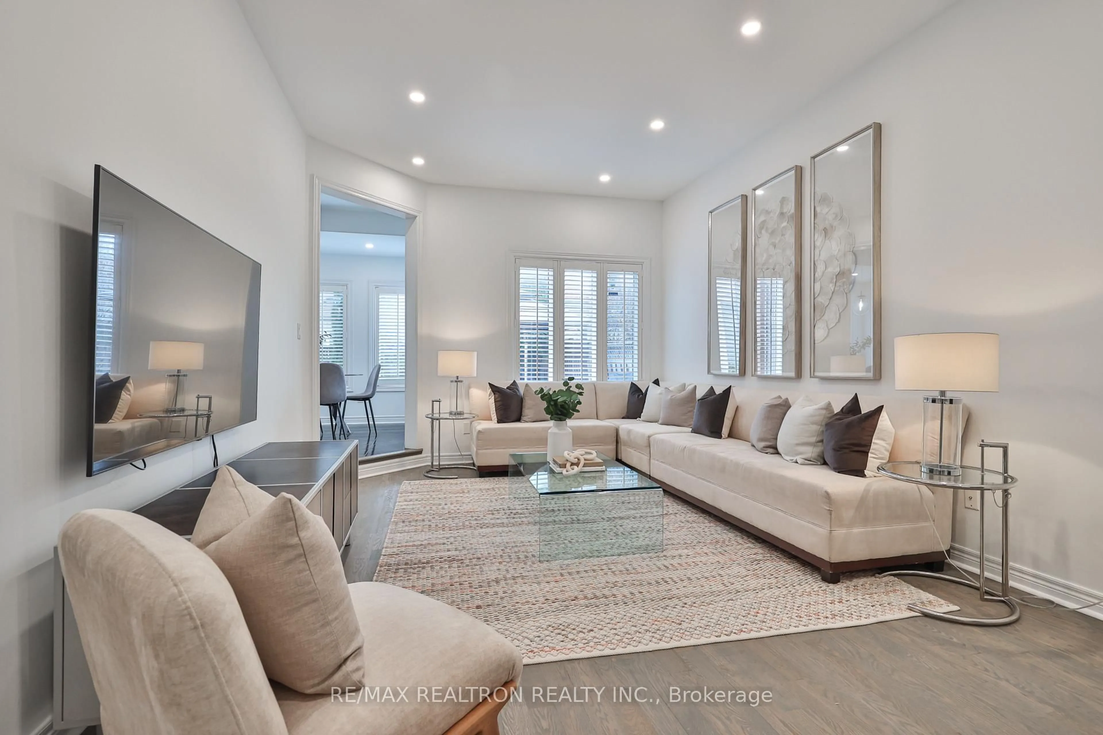 Living room with furniture, unknown for 33 Ravel Dr, Vaughan Ontario L4J 8Z2