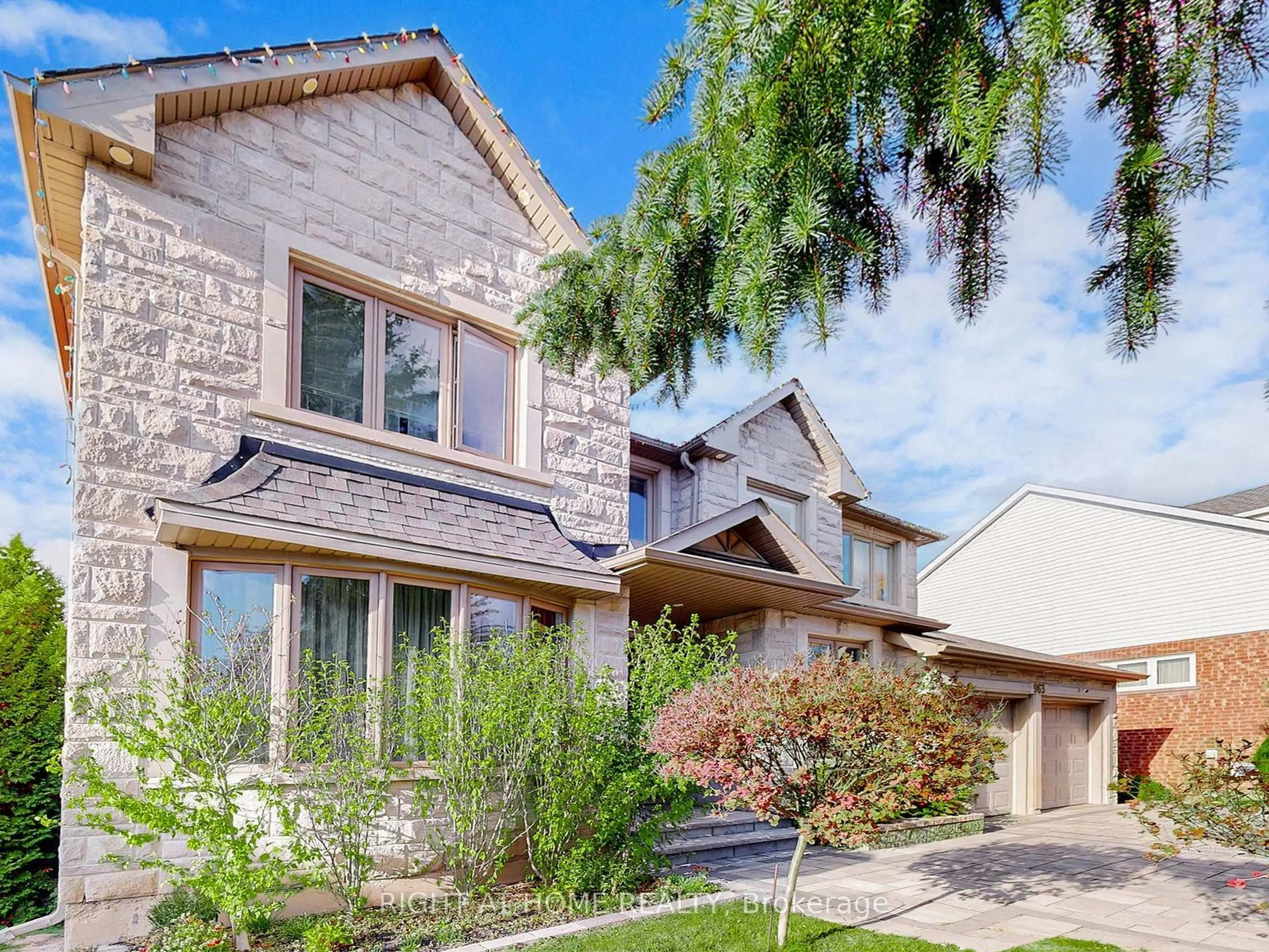 Home with brick exterior material, street for 963 Northern Prospect Cres, Newmarket Ontario L3X 1N8