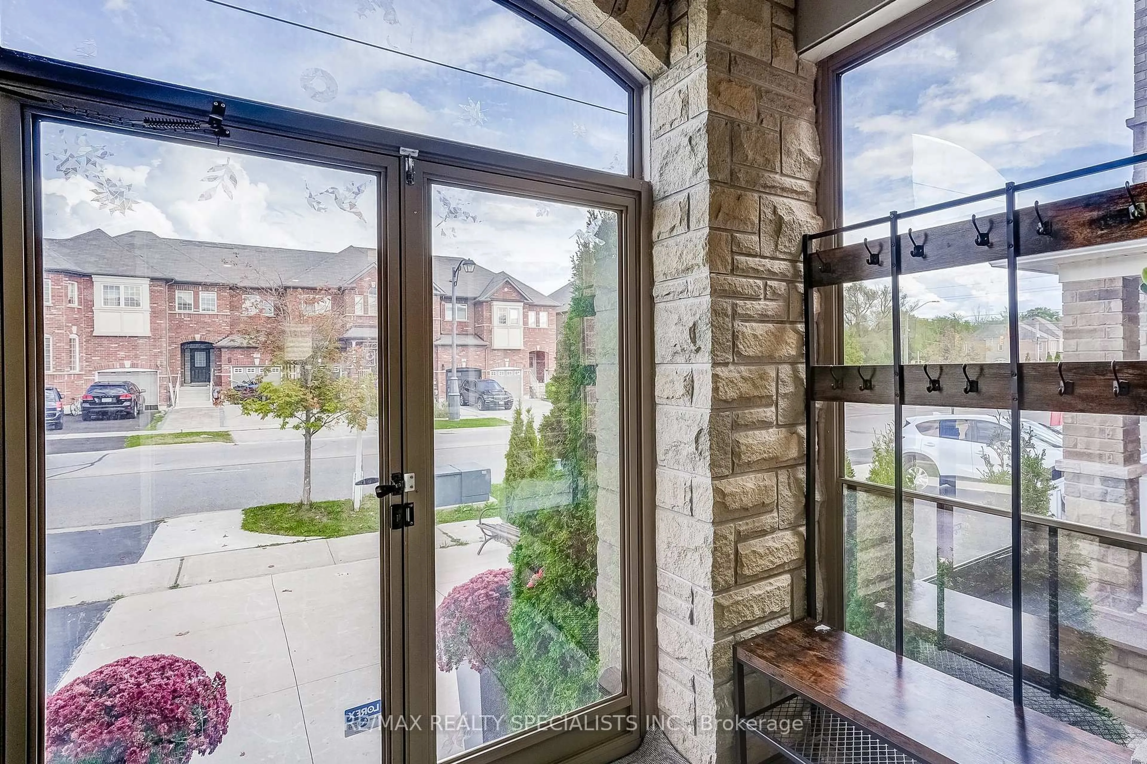 Unknown for 18 Rogers Tr, Bradford West Gwillimbury Ontario L3Z 0G4