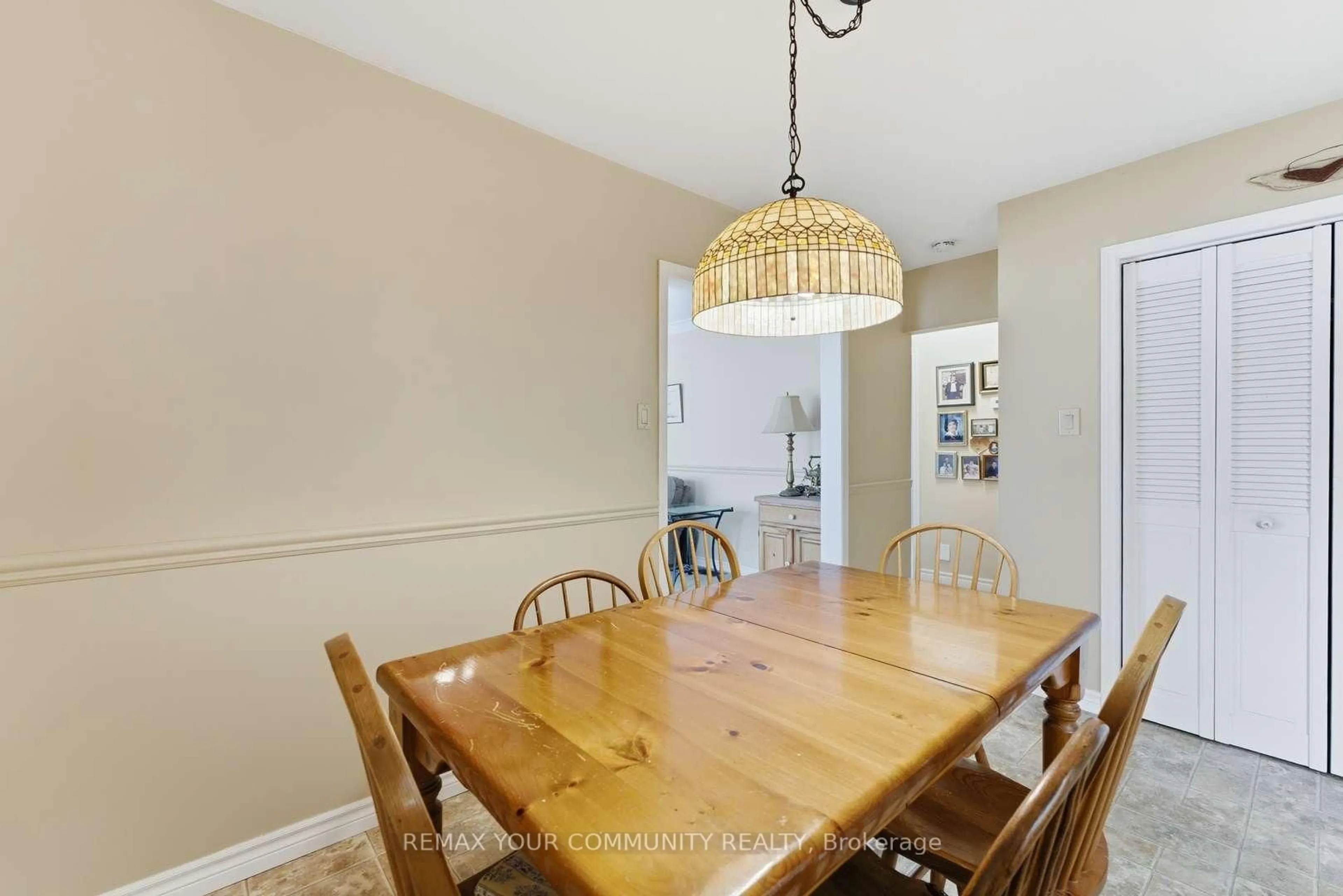 Dining room, unknown for 154 Hollingsworth Dr, King Ontario L7B 1G8