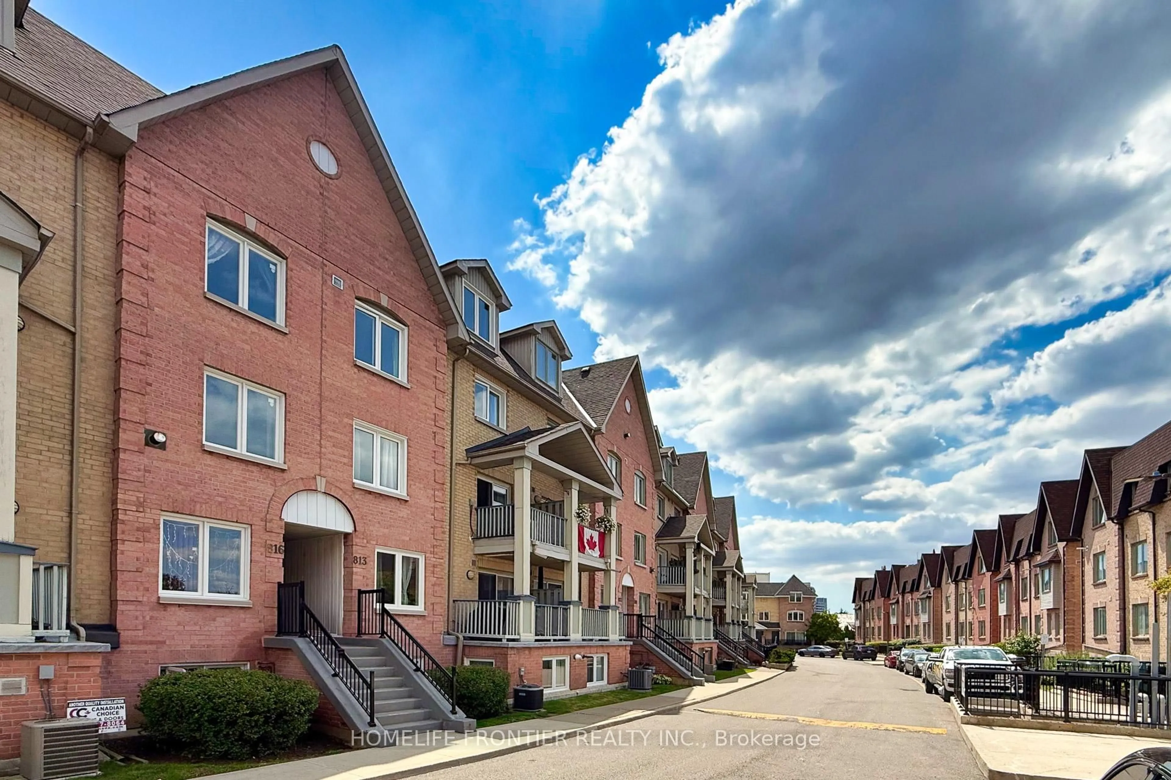 Home with brick exterior material, street for 75 Weldrick Rd #814, Richmond Hill Ontario L4C 0H9