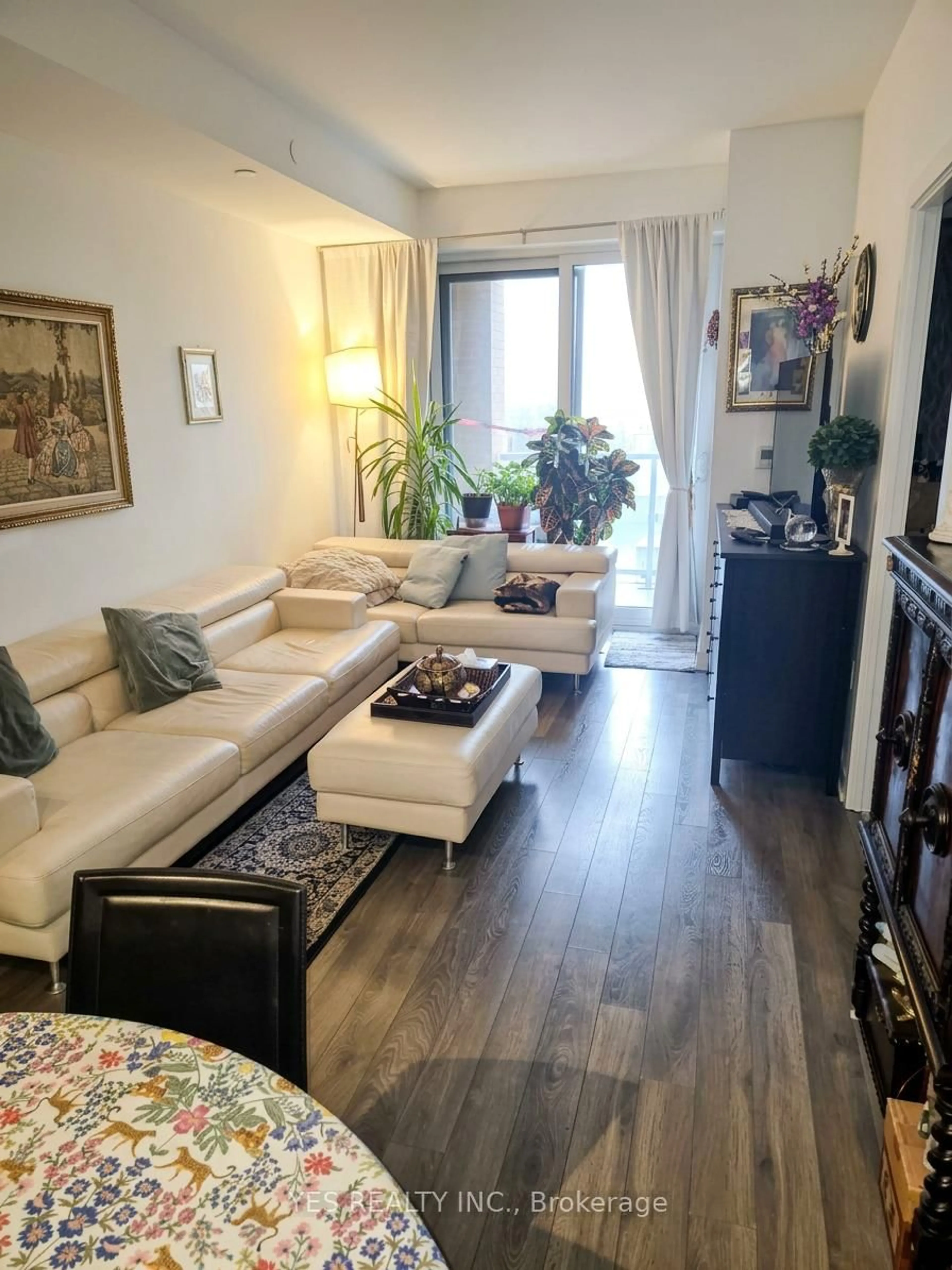 Living room with furniture, unknown for 100 Eagle Rock Way #13, Vaughan Ontario L6A 5B9