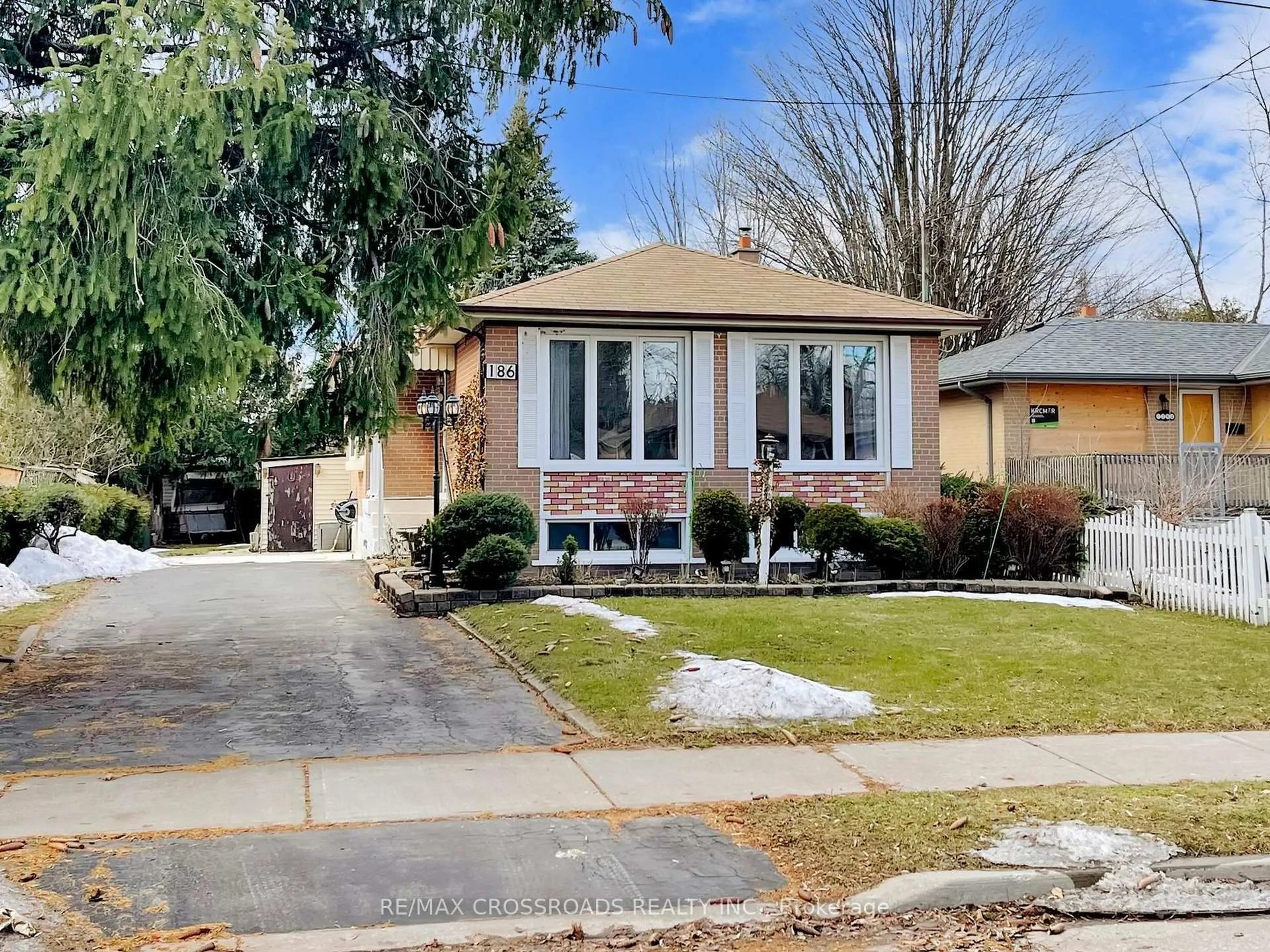 Unknown for 186 Norfolk Ave, Richmond Hill Ontario L4C 2C8