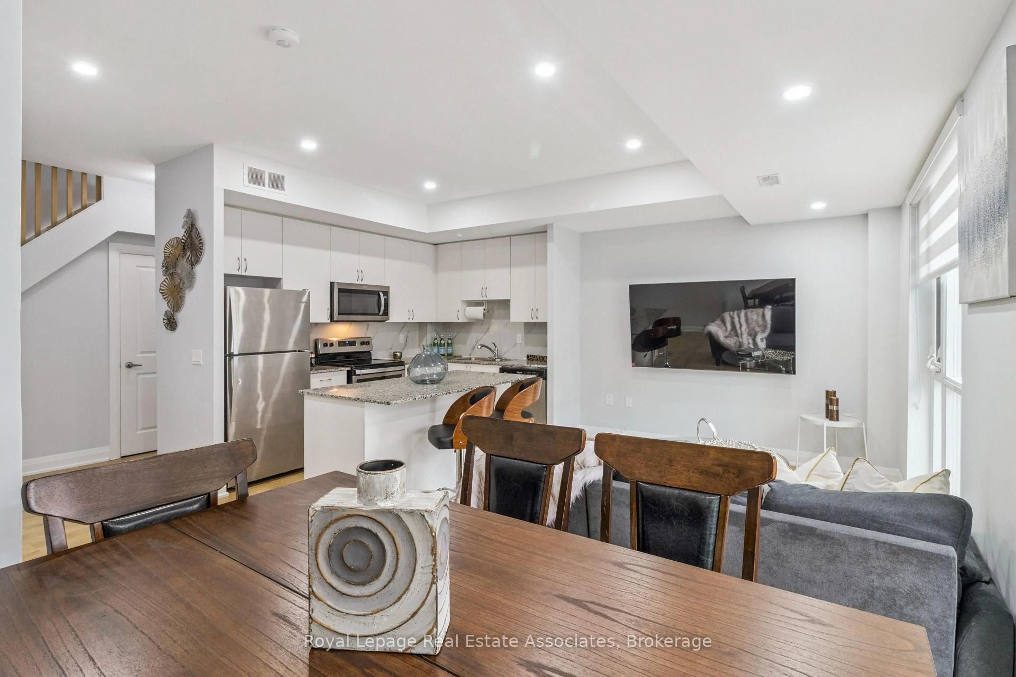 Open concept kitchen, unknown for 5289 Highway 7 #D203, Vaughan Ontario L4L 0J1